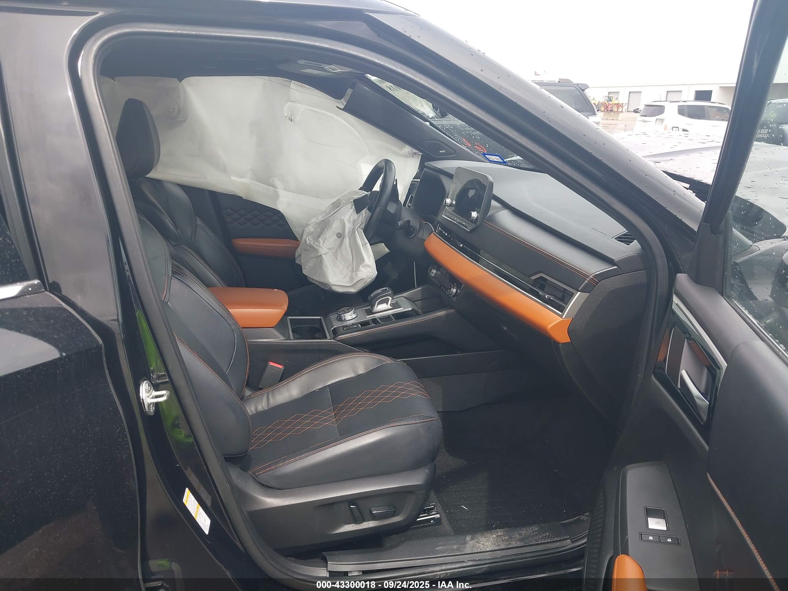 MITSUBISHI OUTLANDER image 5