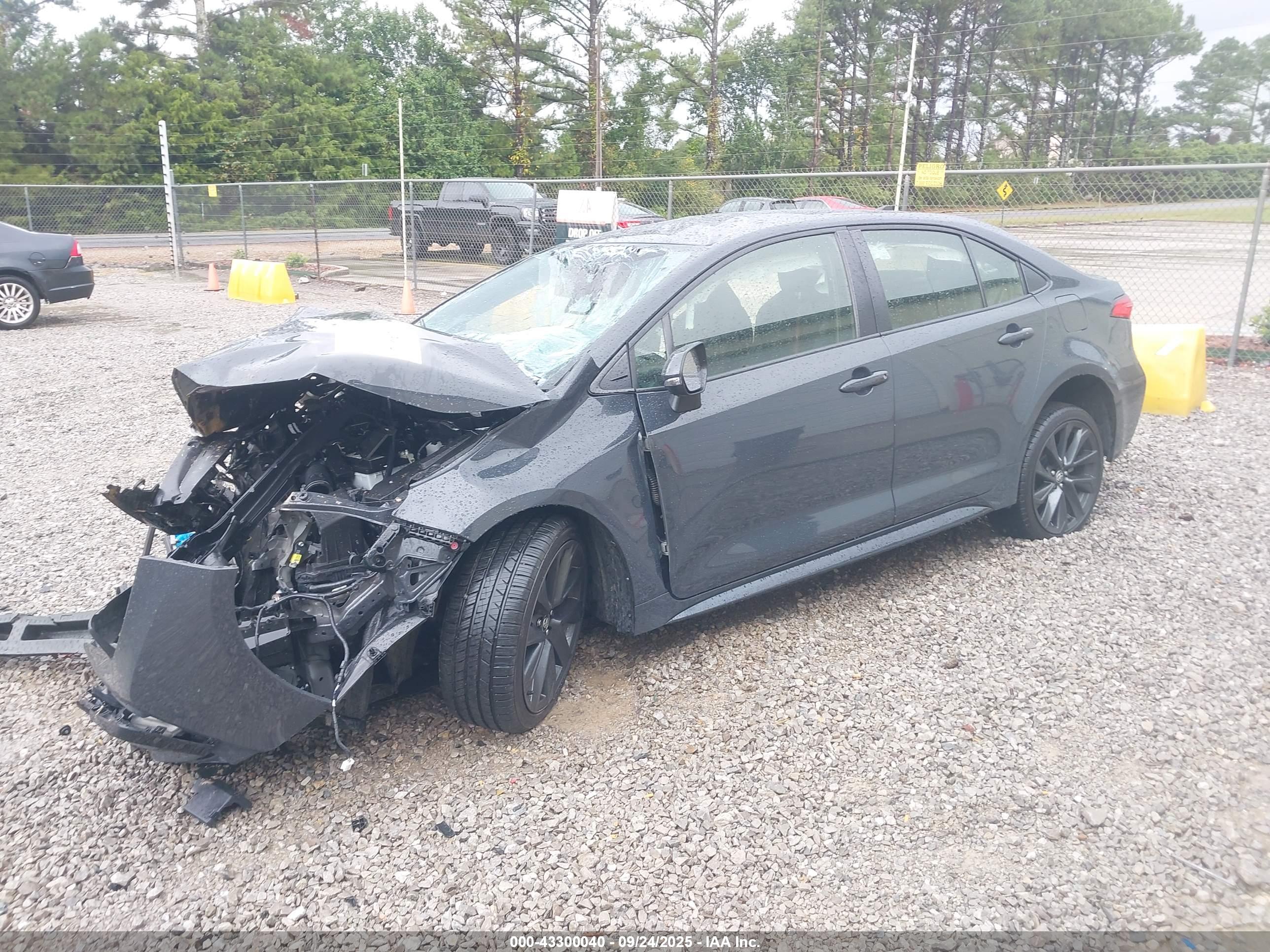 TOYOTA COROLLA image 2