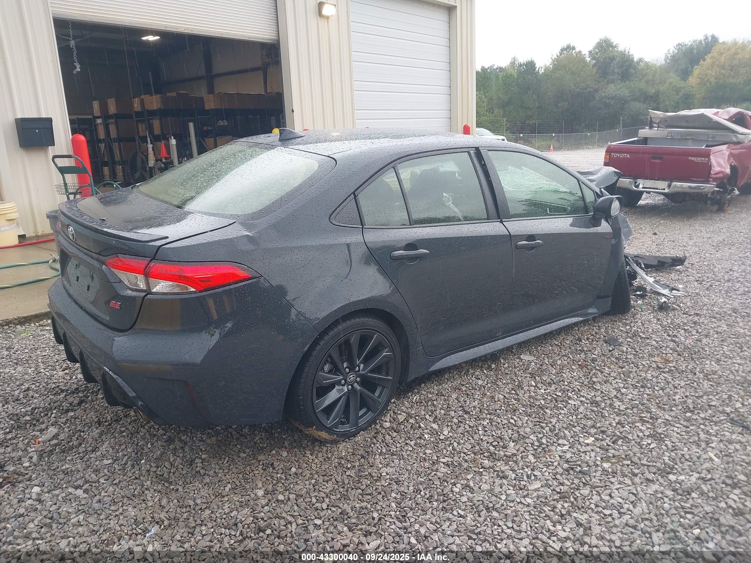TOYOTA COROLLA image 4