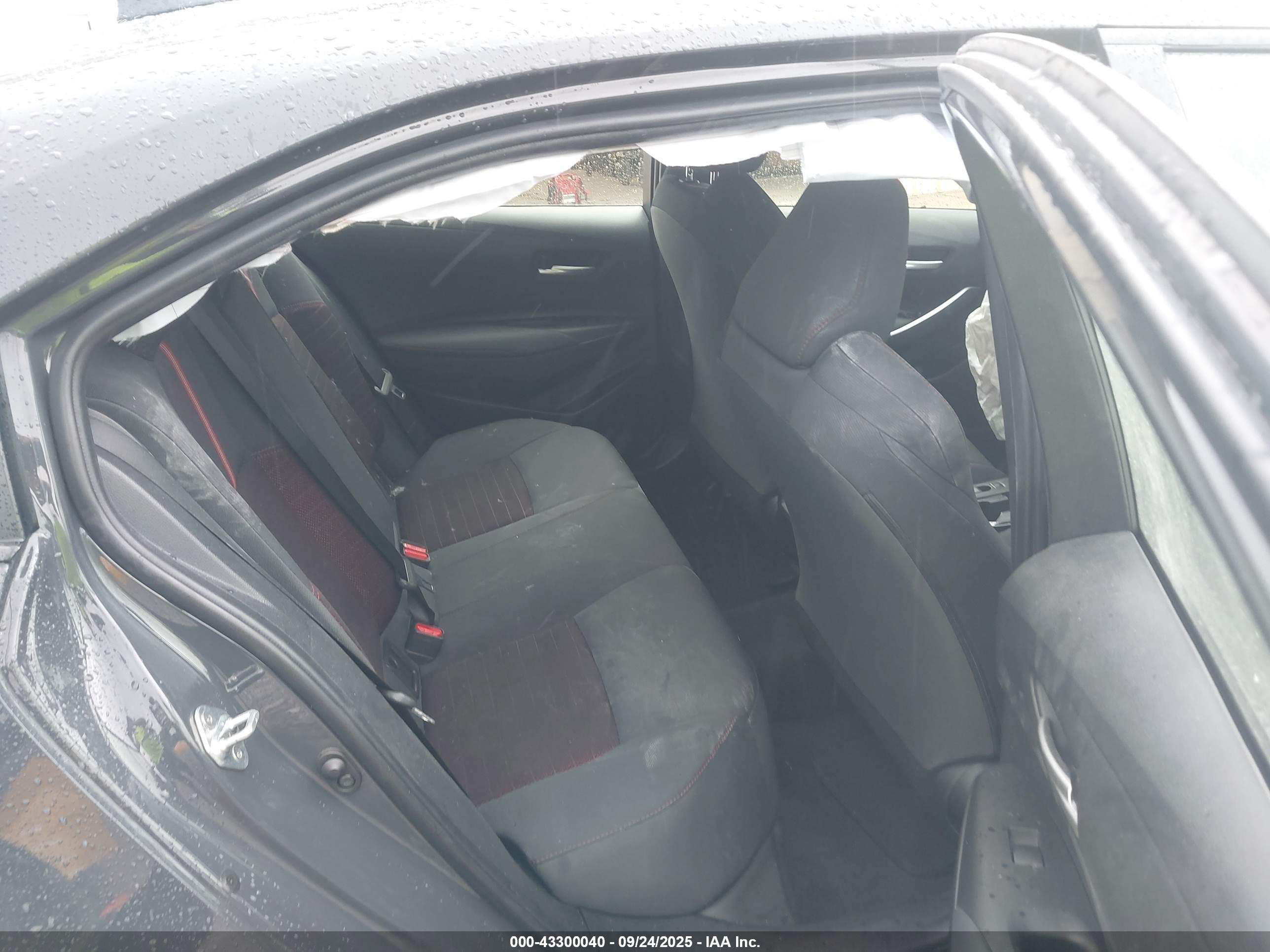 TOYOTA COROLLA image 8