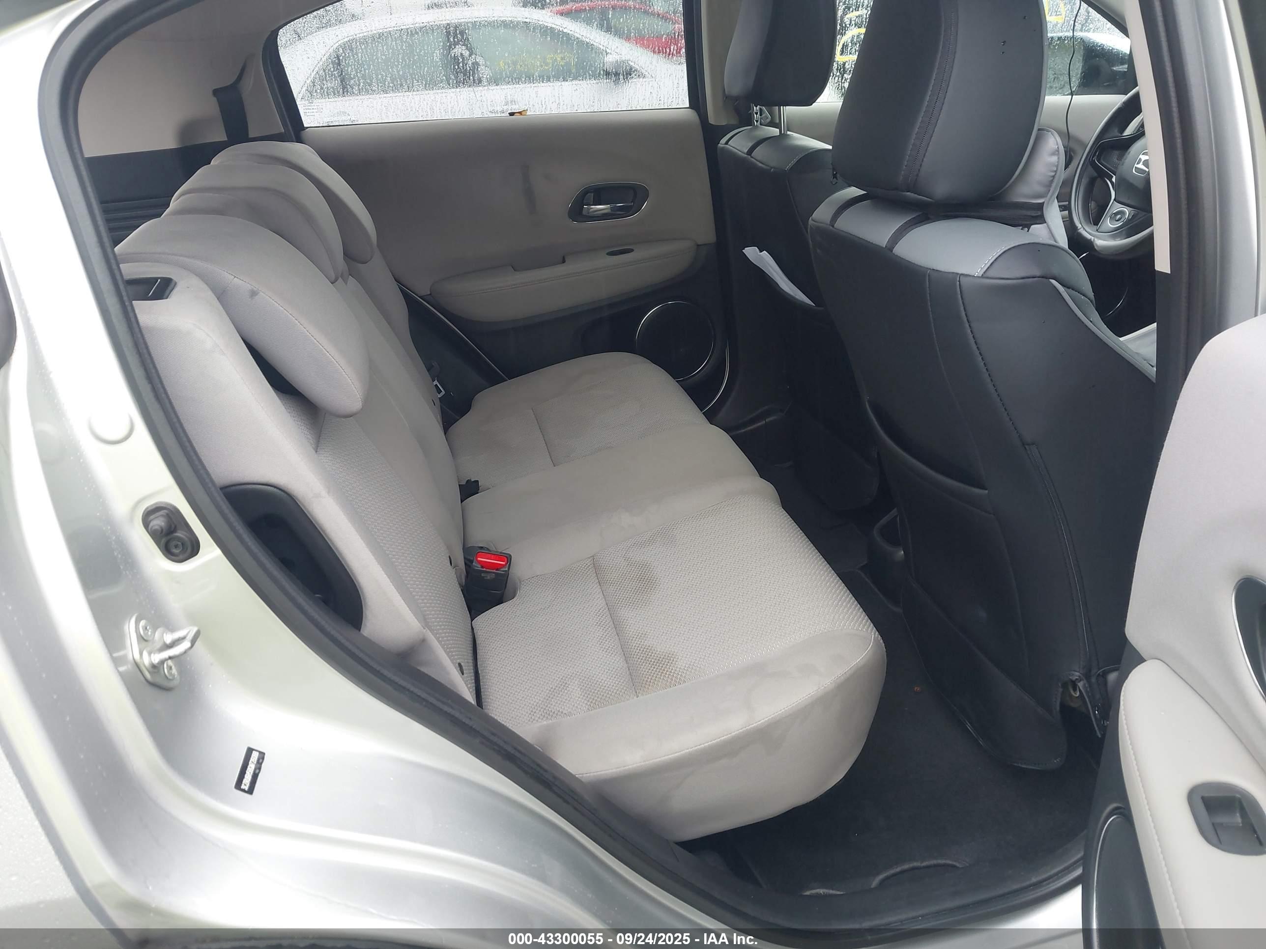 HONDA HR-V image 8