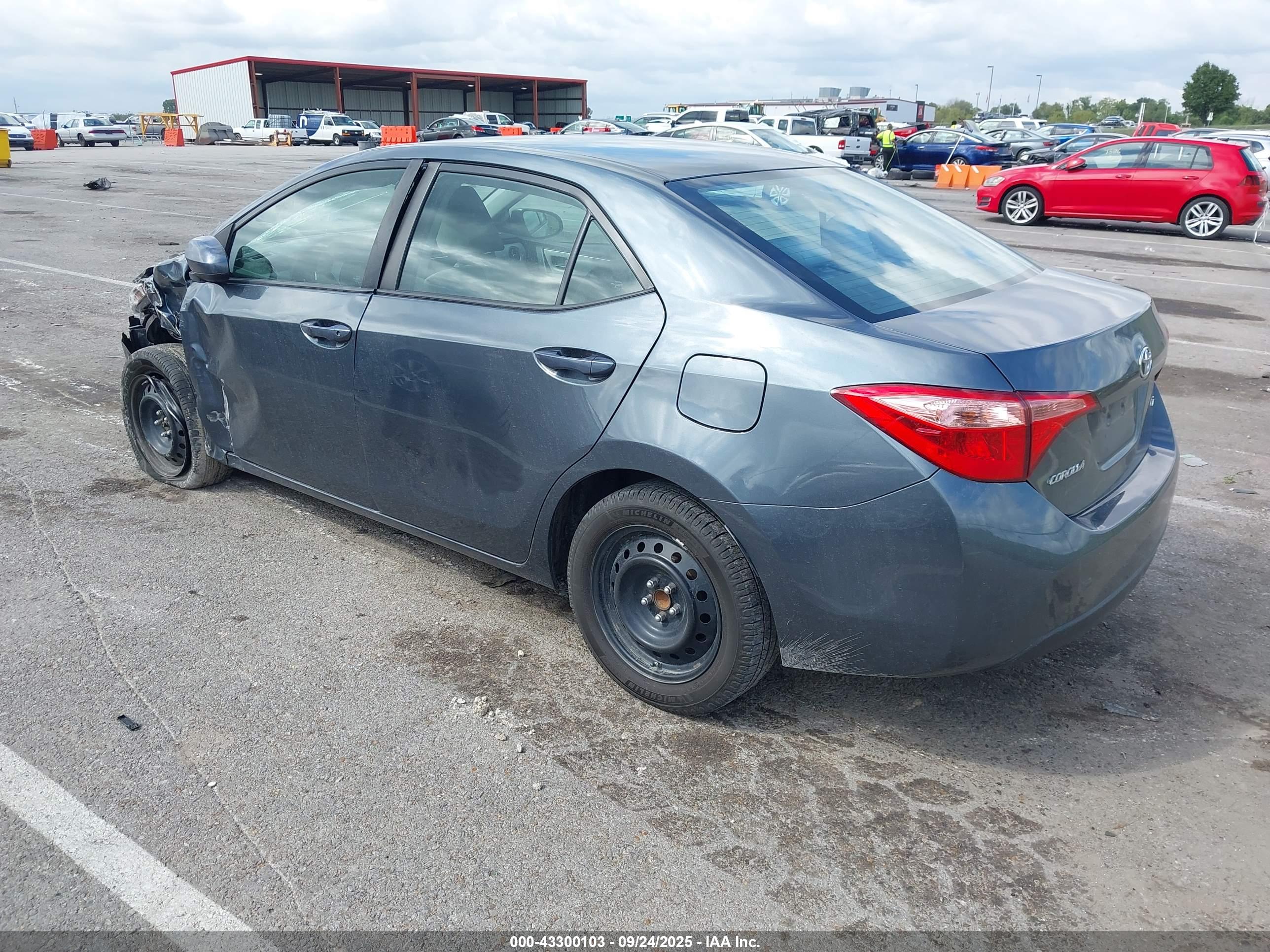 TOYOTA COROLLA image 3