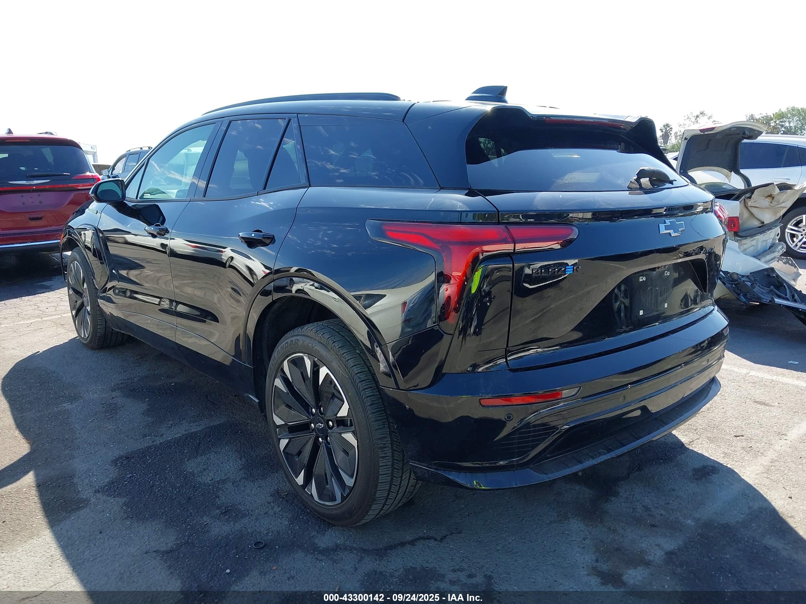 CHEVROLET BLAZER image 3
