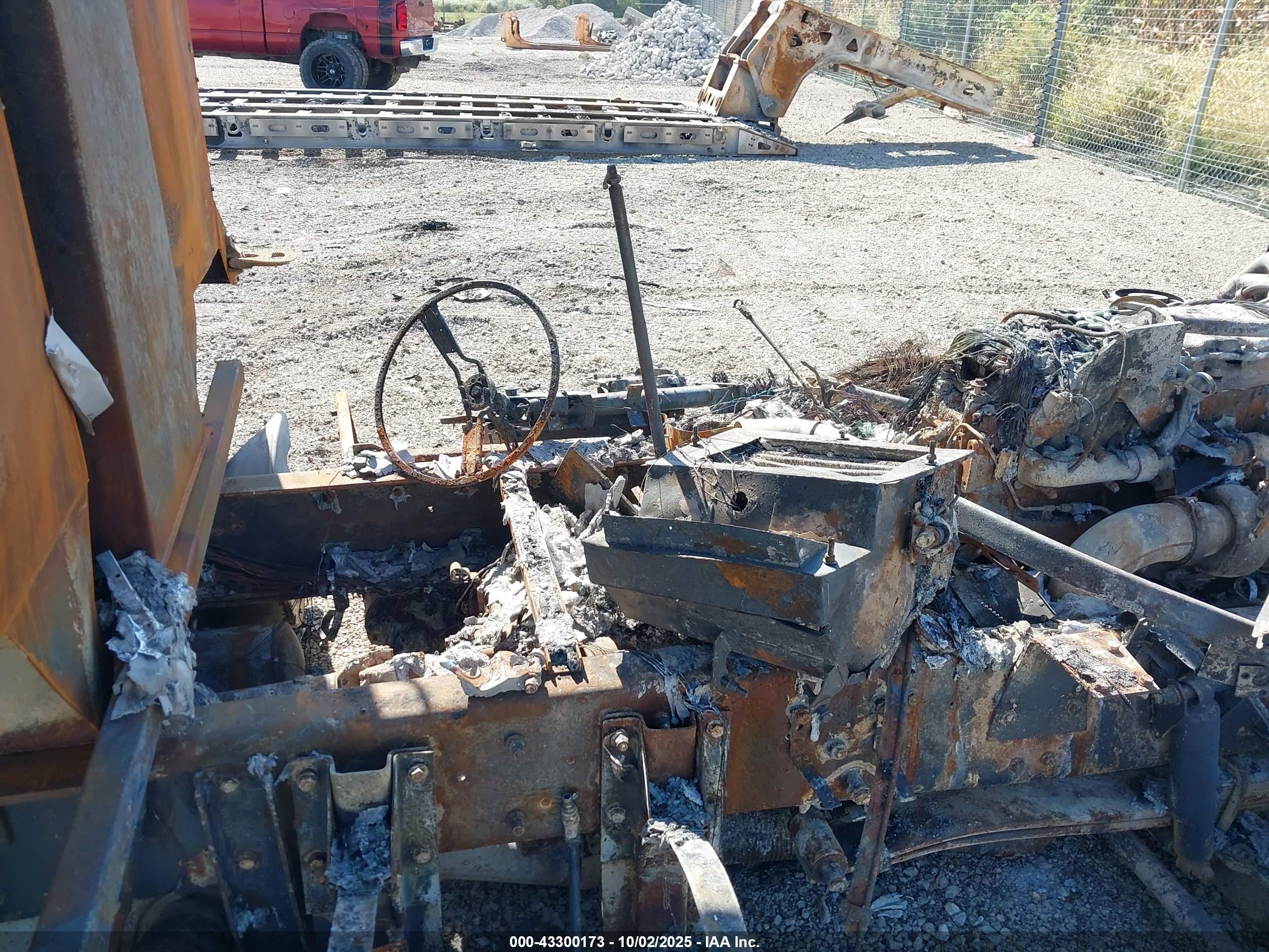 KENWORTH CONSTRUCTION image 6