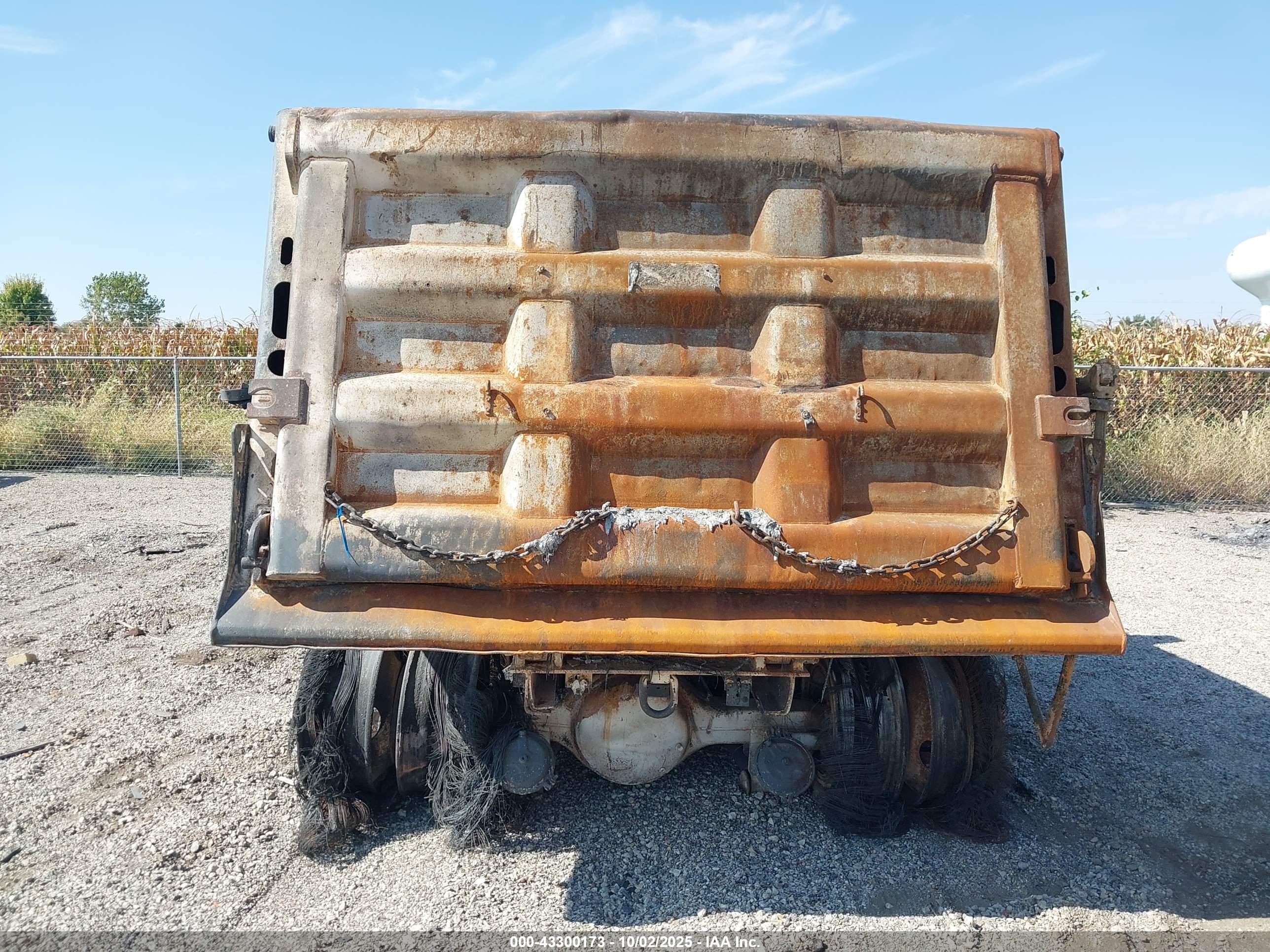 KENWORTH CONSTRUCTION image 8