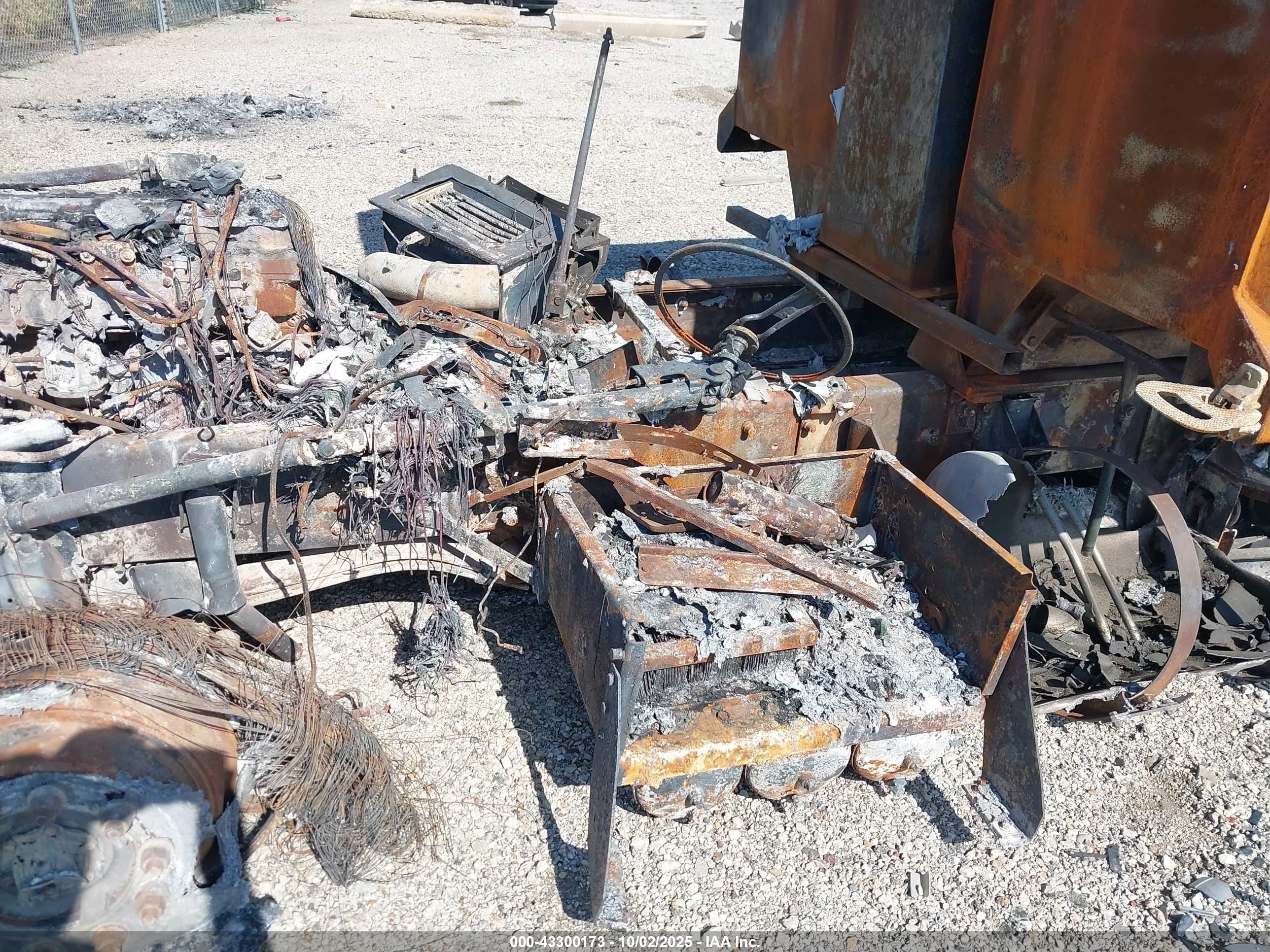 KENWORTH CONSTRUCTION image 9