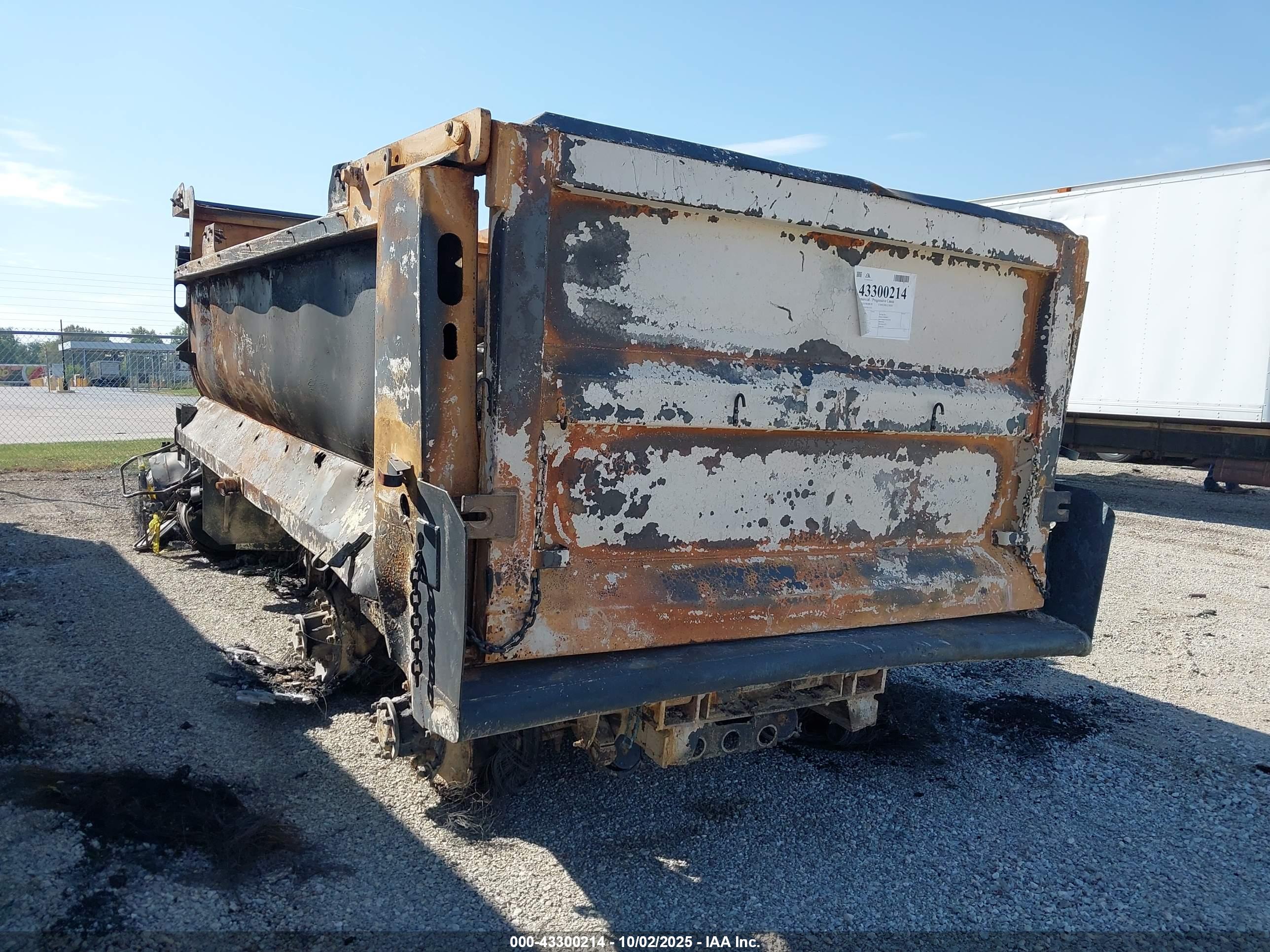 KENWORTH CONSTRUCTION image 3