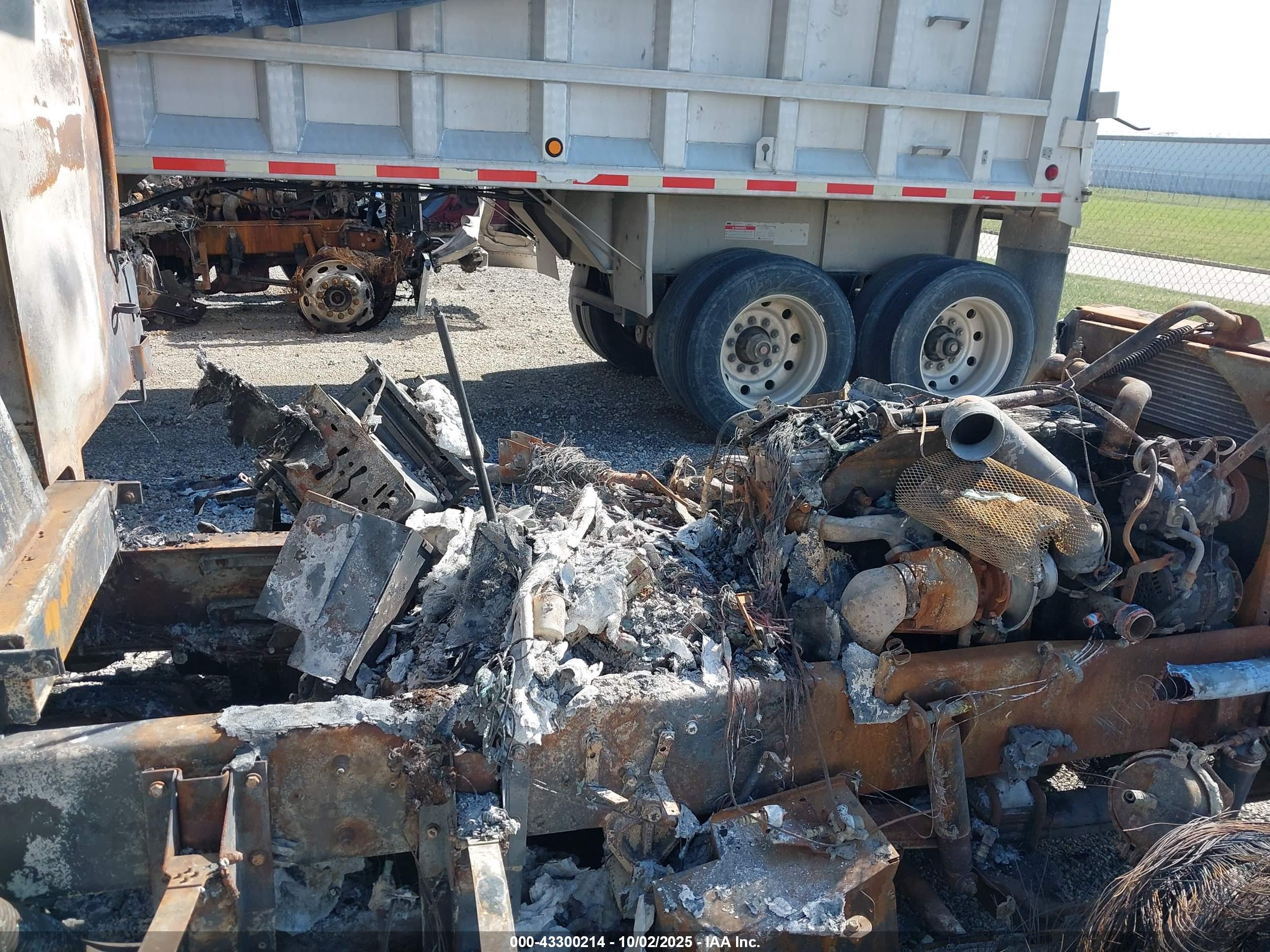 KENWORTH CONSTRUCTION image 5