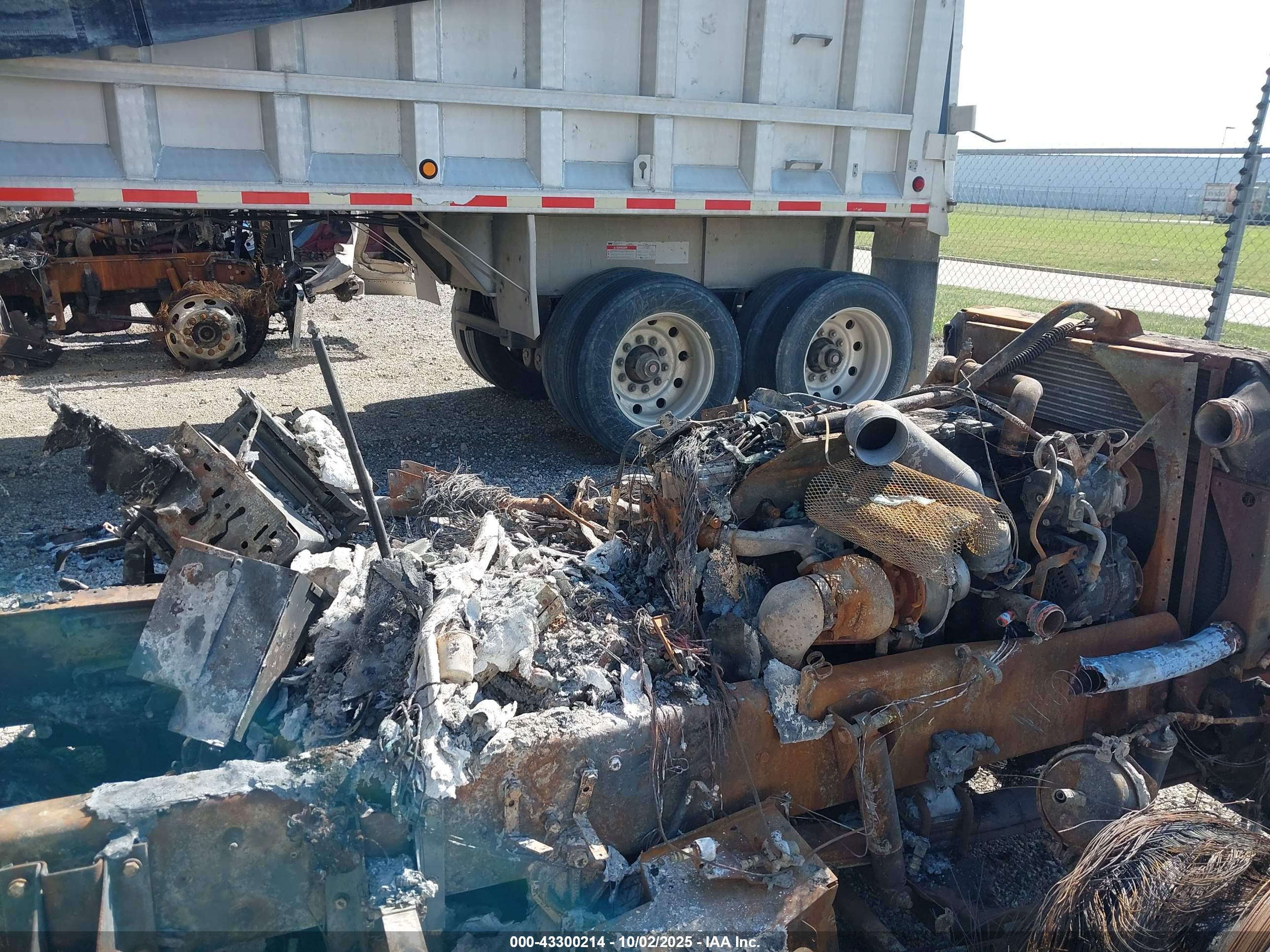 KENWORTH CONSTRUCTION image 6