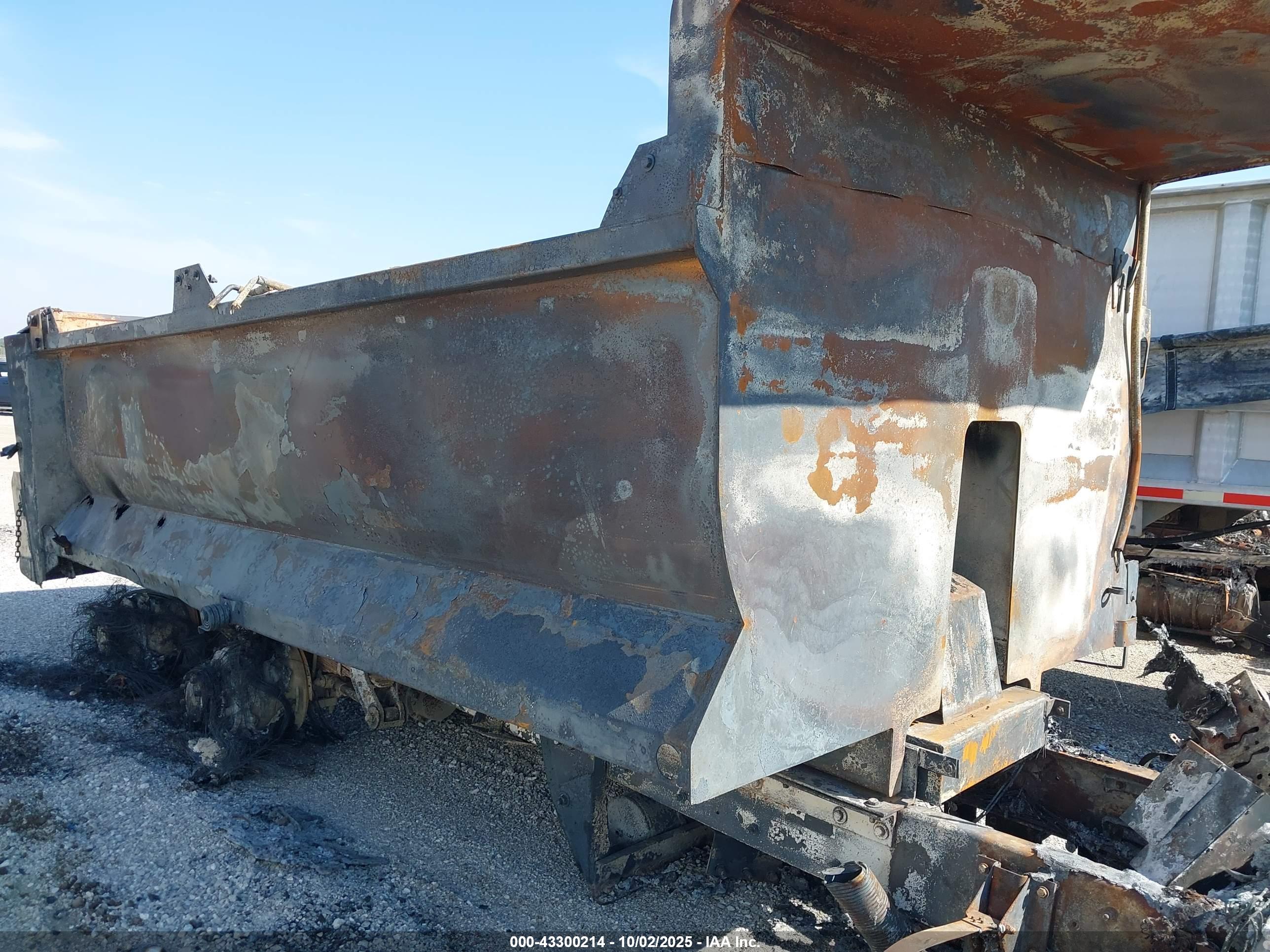 KENWORTH CONSTRUCTION image 7