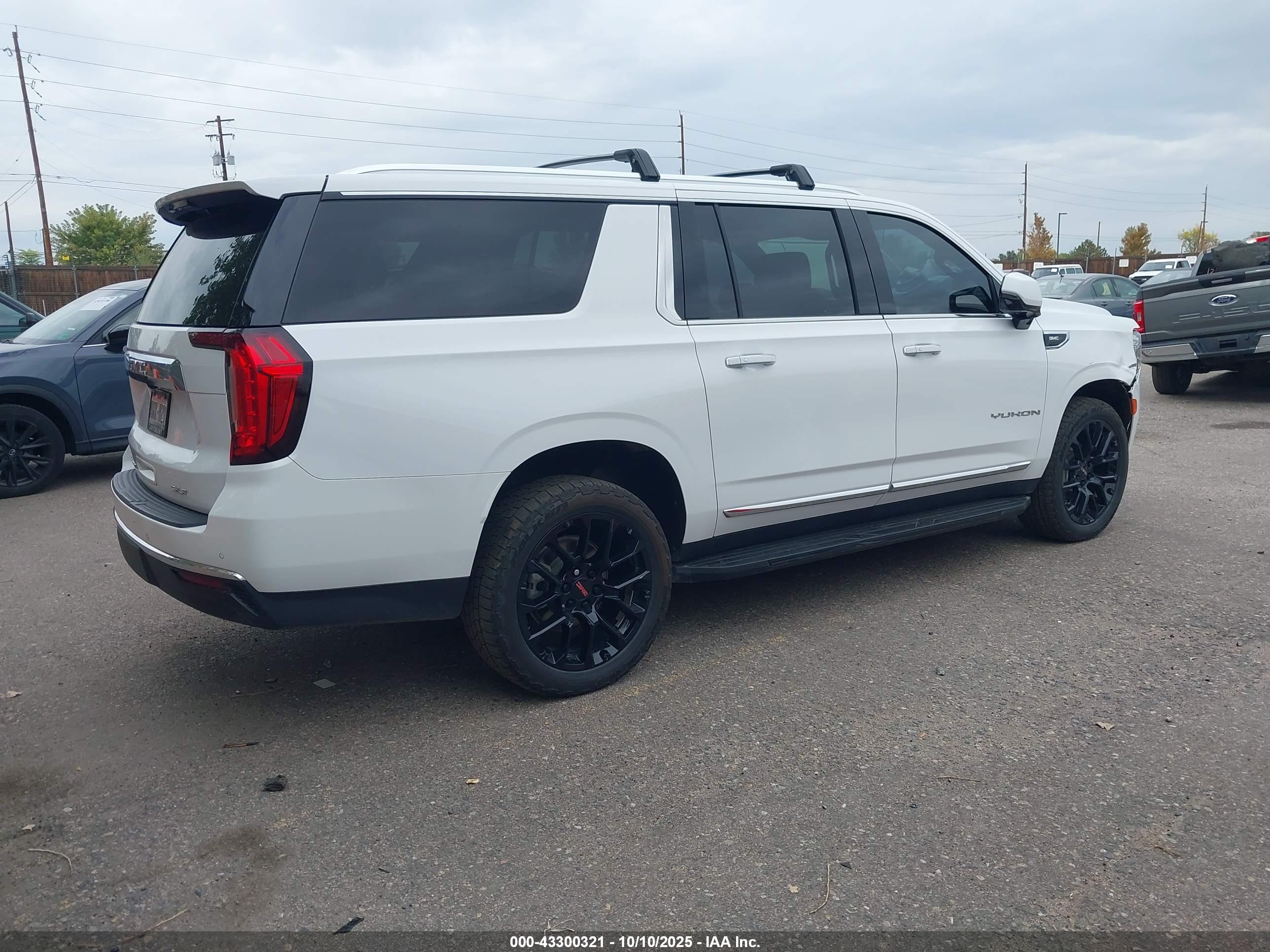GMC YUKON image 4
