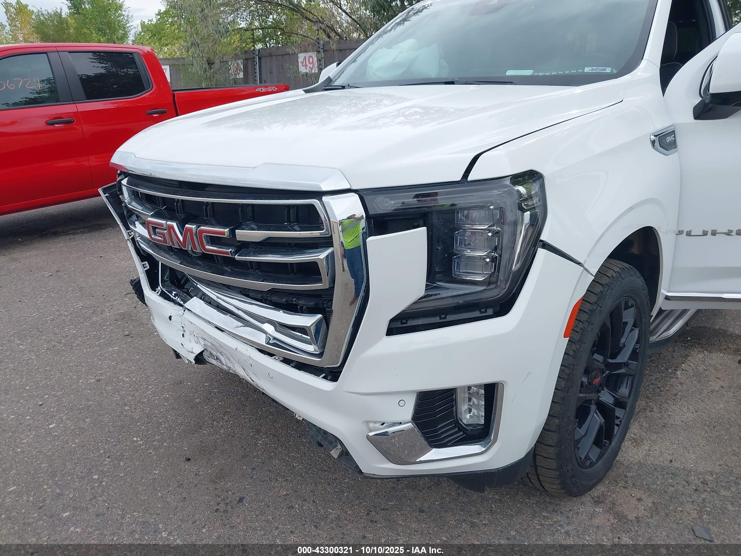 GMC YUKON image 6