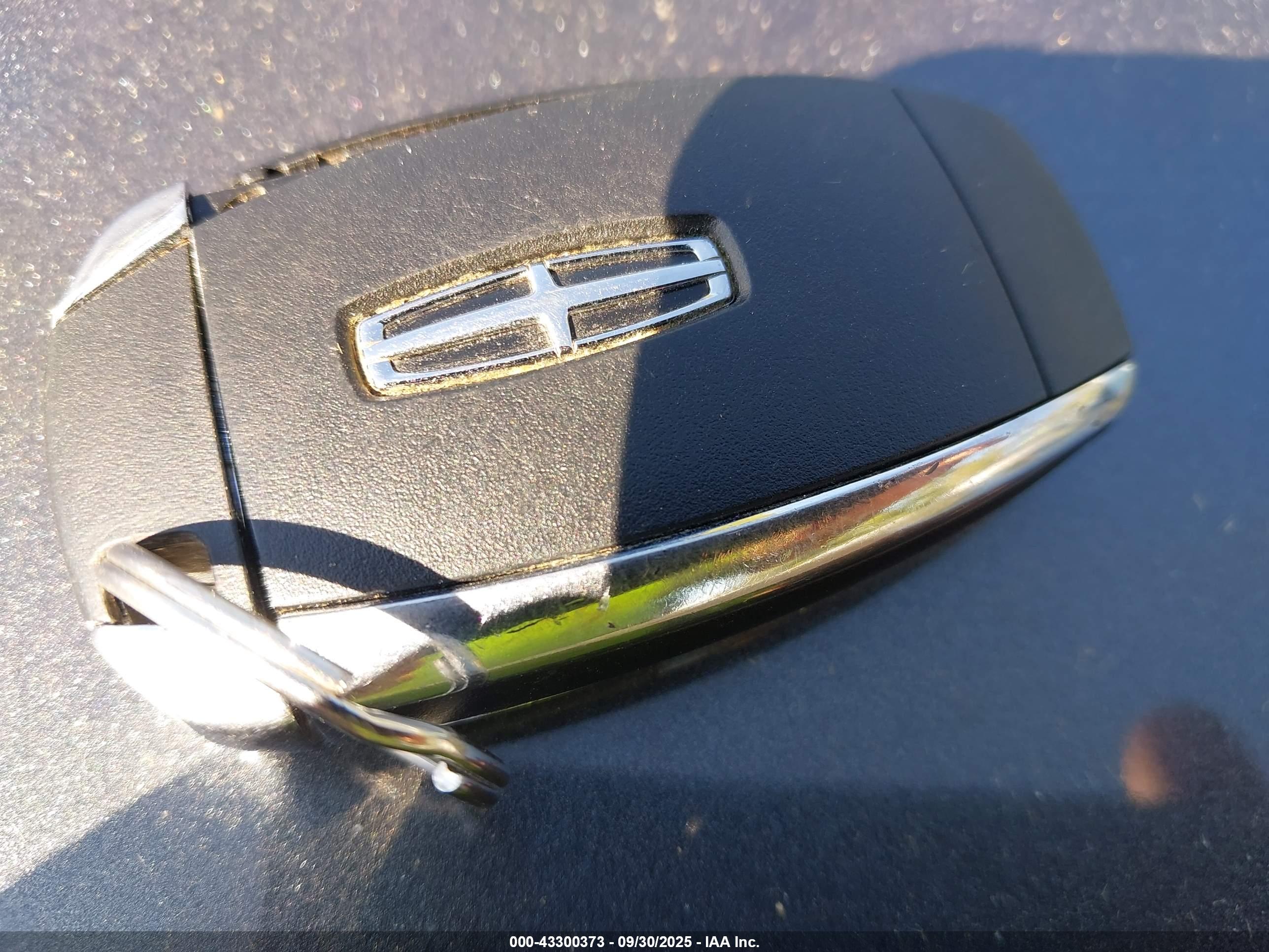LINCOLN MKC image 11