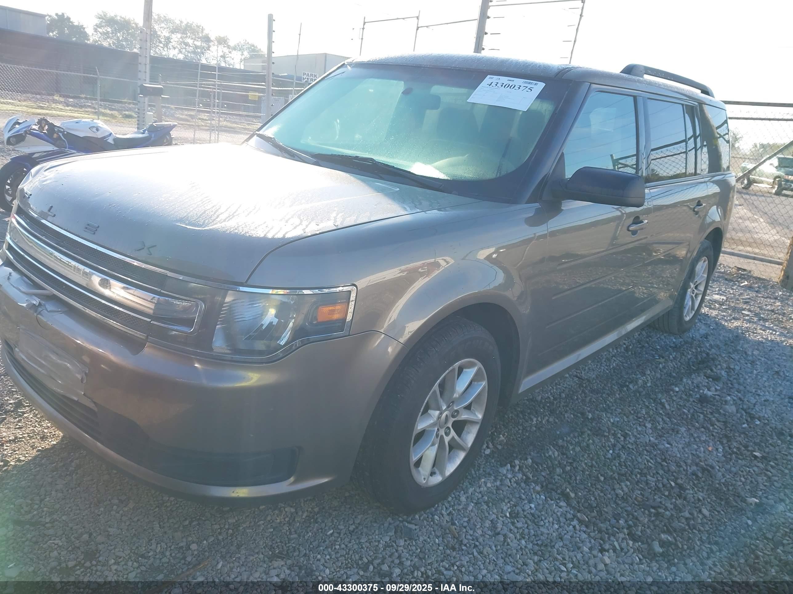 FORD FLEX image 2