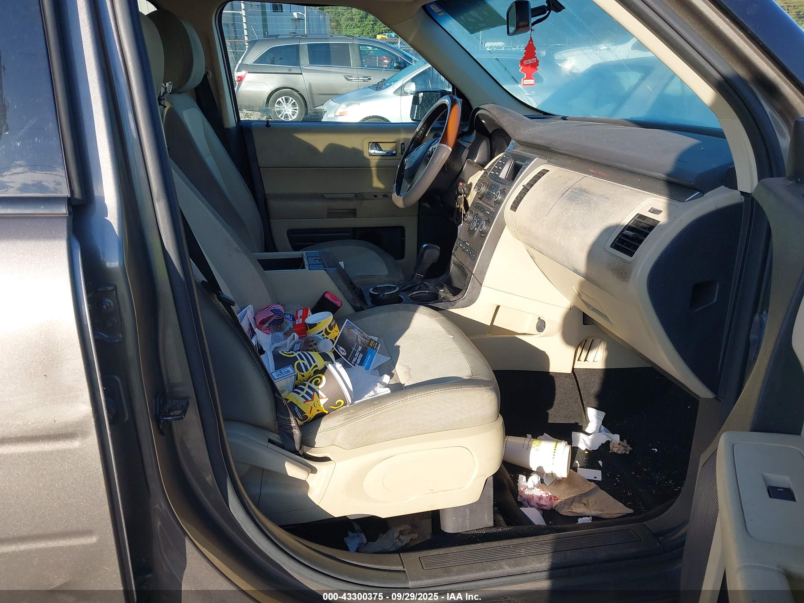 FORD FLEX image 5