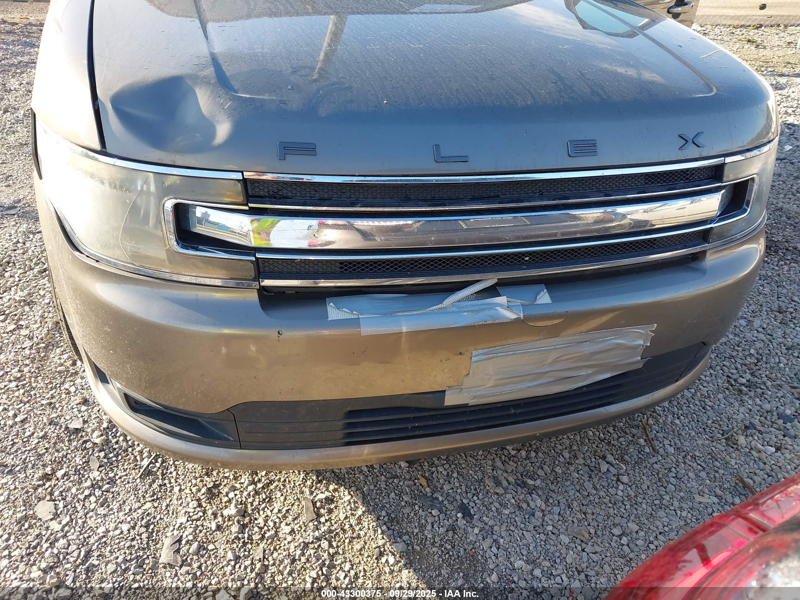 FORD FLEX image 6