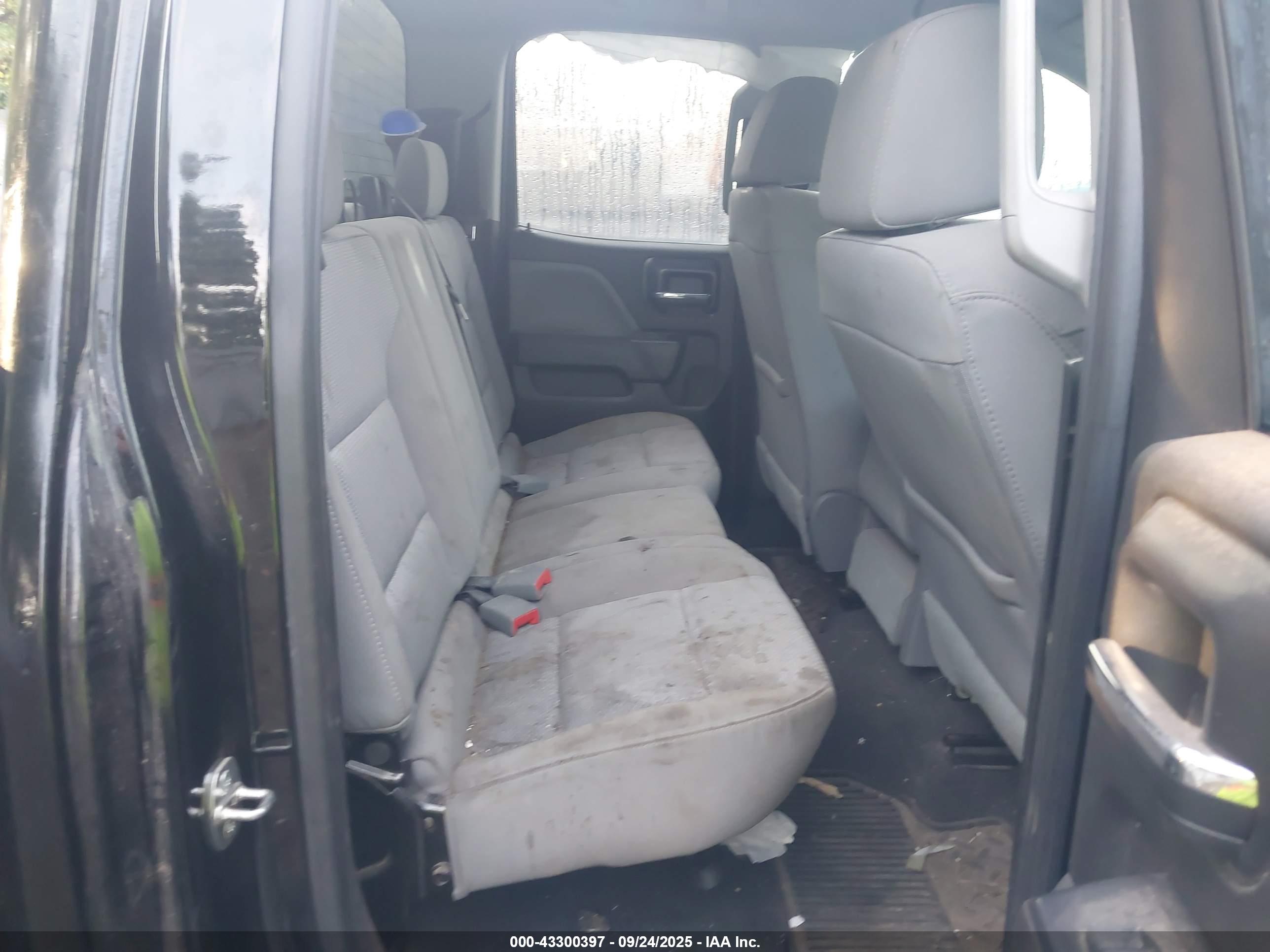 CHEVROLET SILVERADO image 8