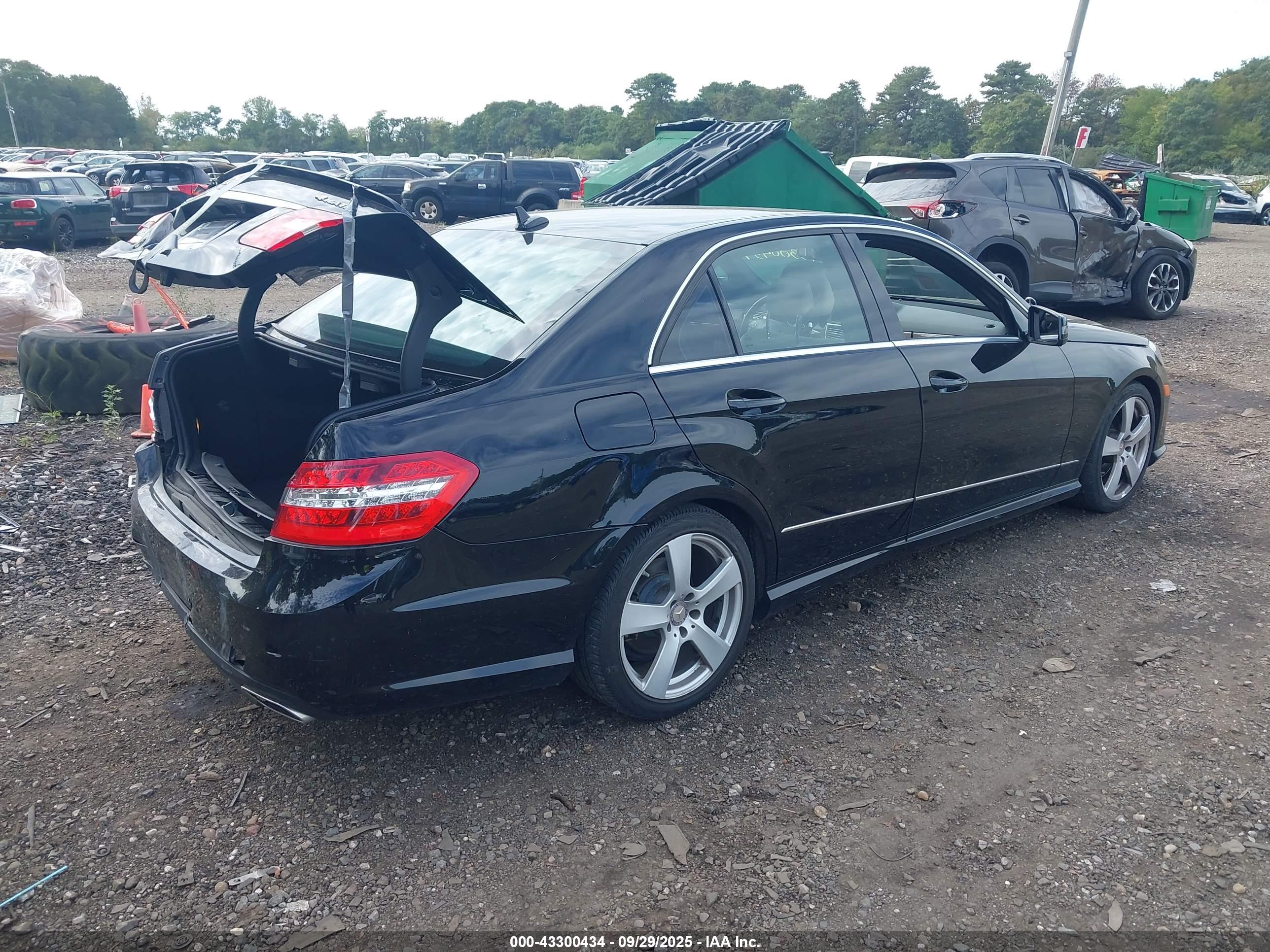 MERCEDES-BENZ E image 4