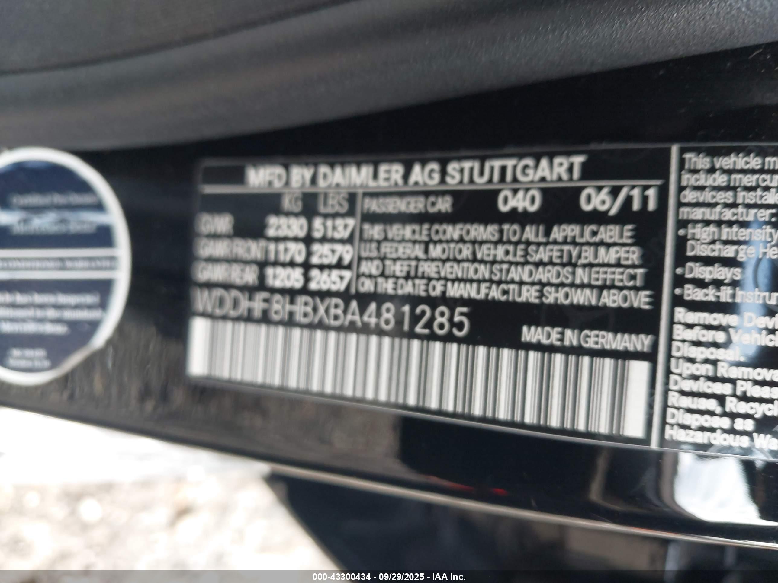 MERCEDES-BENZ E image 9