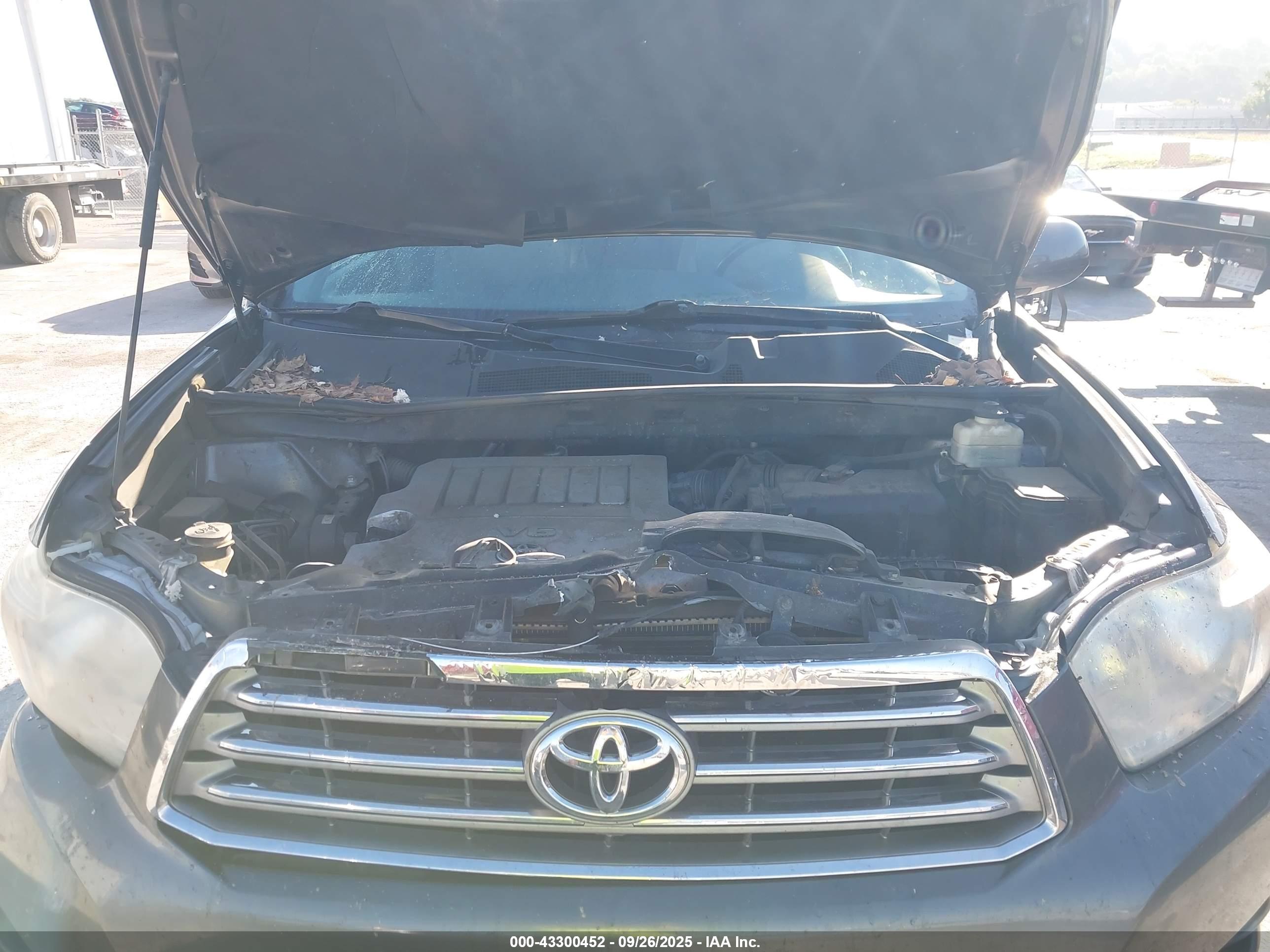 TOYOTA HIGHLANDER image 10