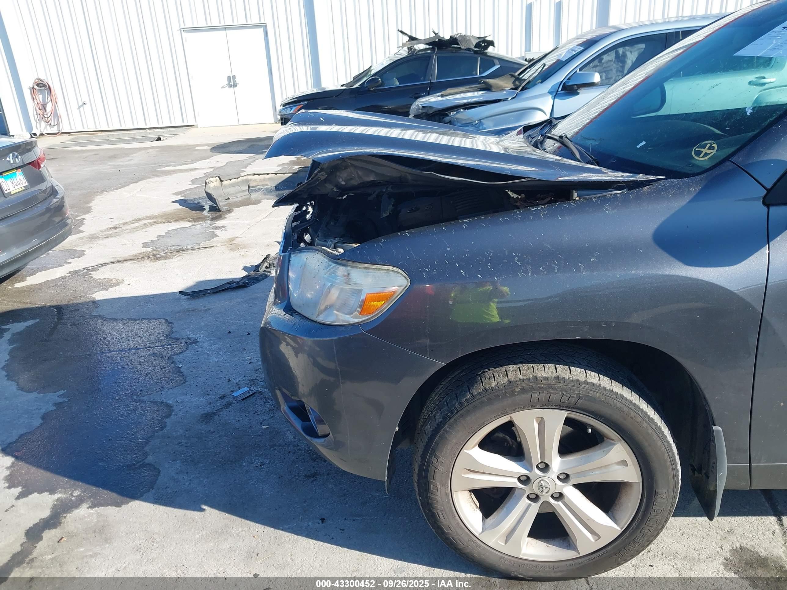 TOYOTA HIGHLANDER image 6