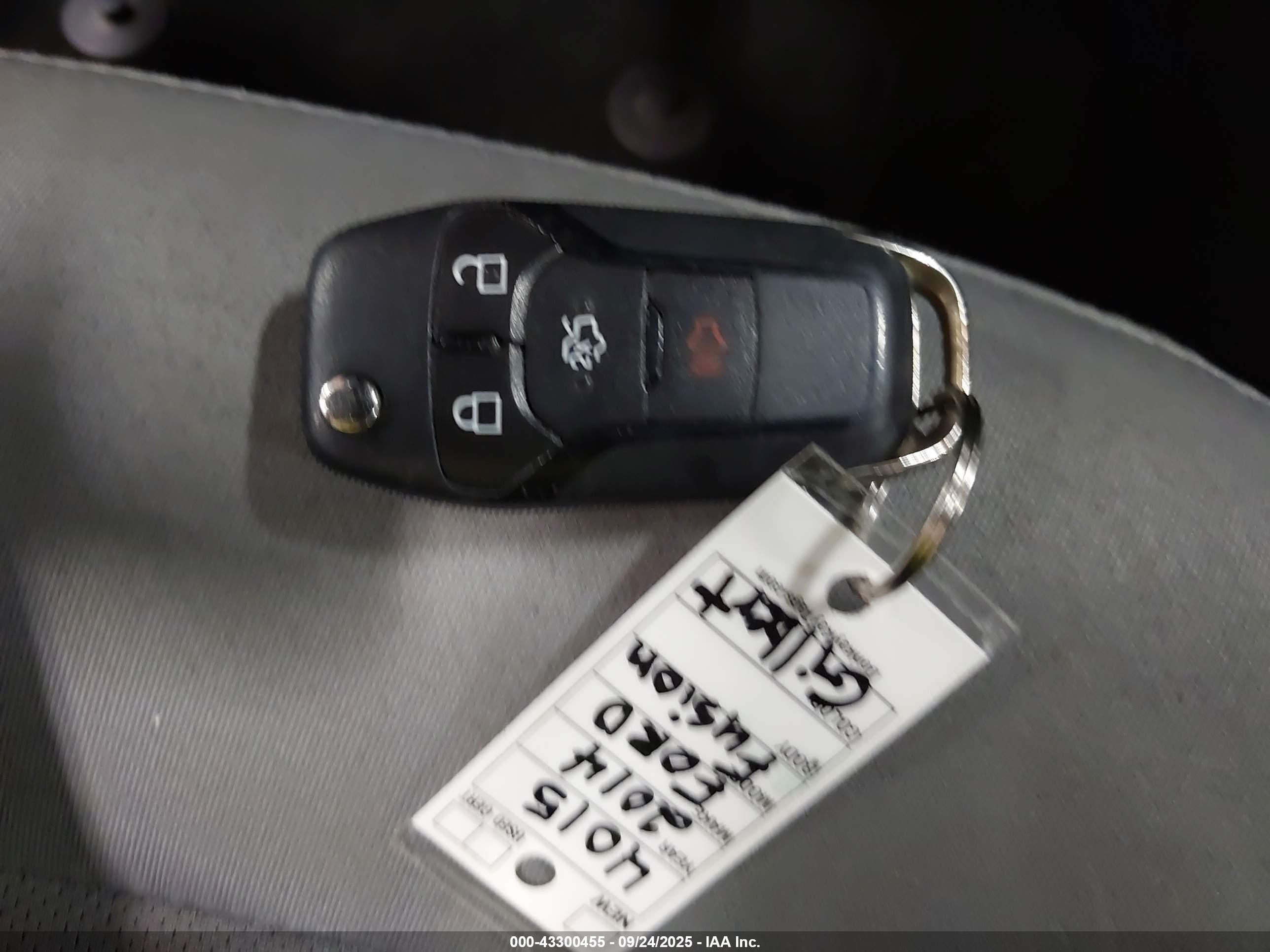 FORD FUSION image 11