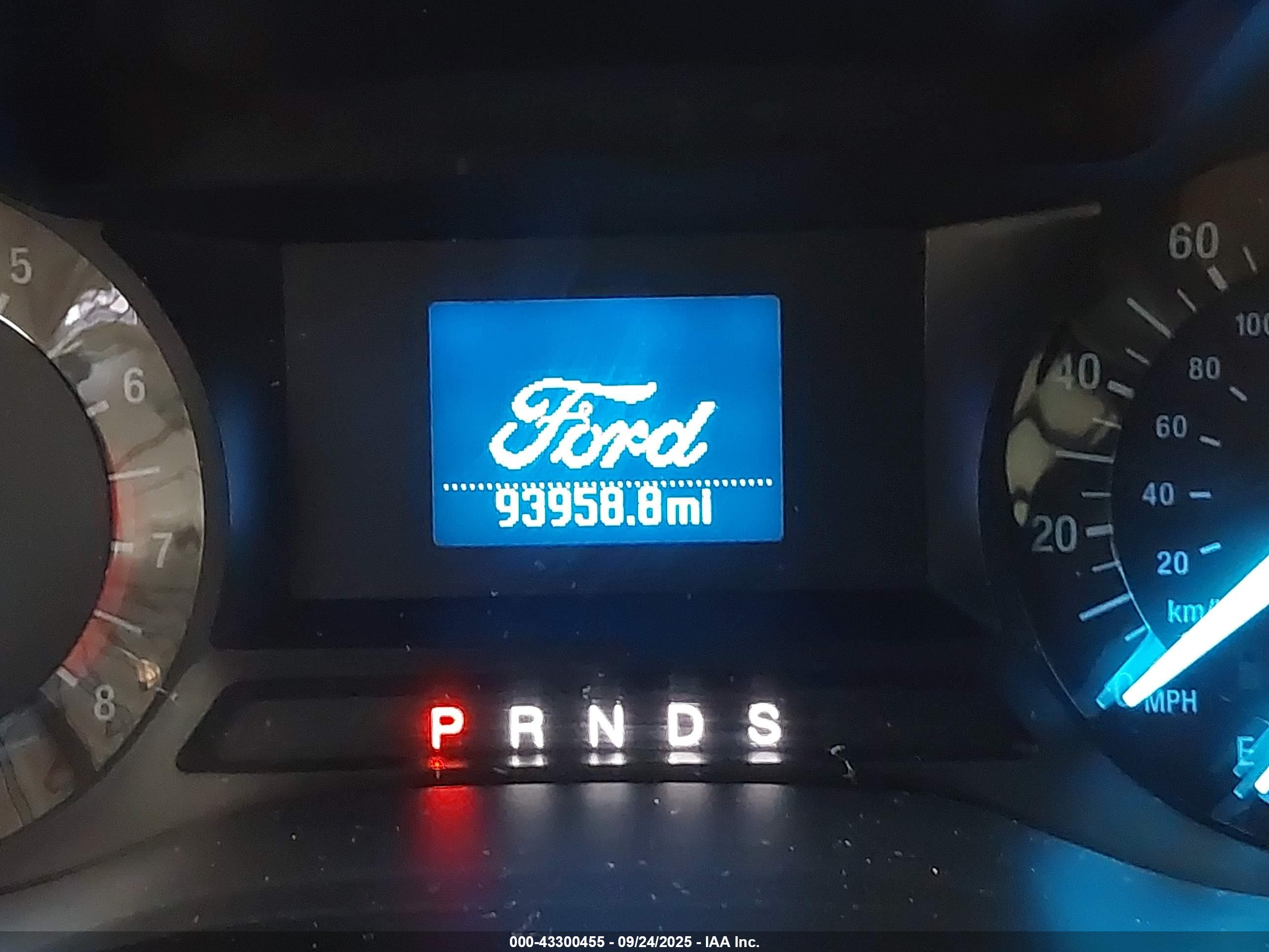FORD FUSION image 7