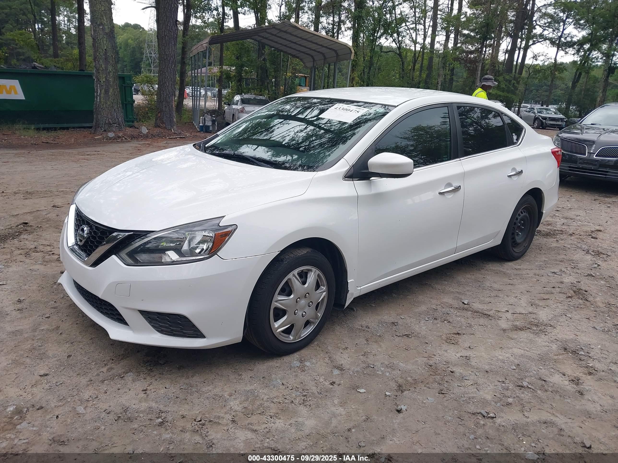 NISSAN SENTRA image 2