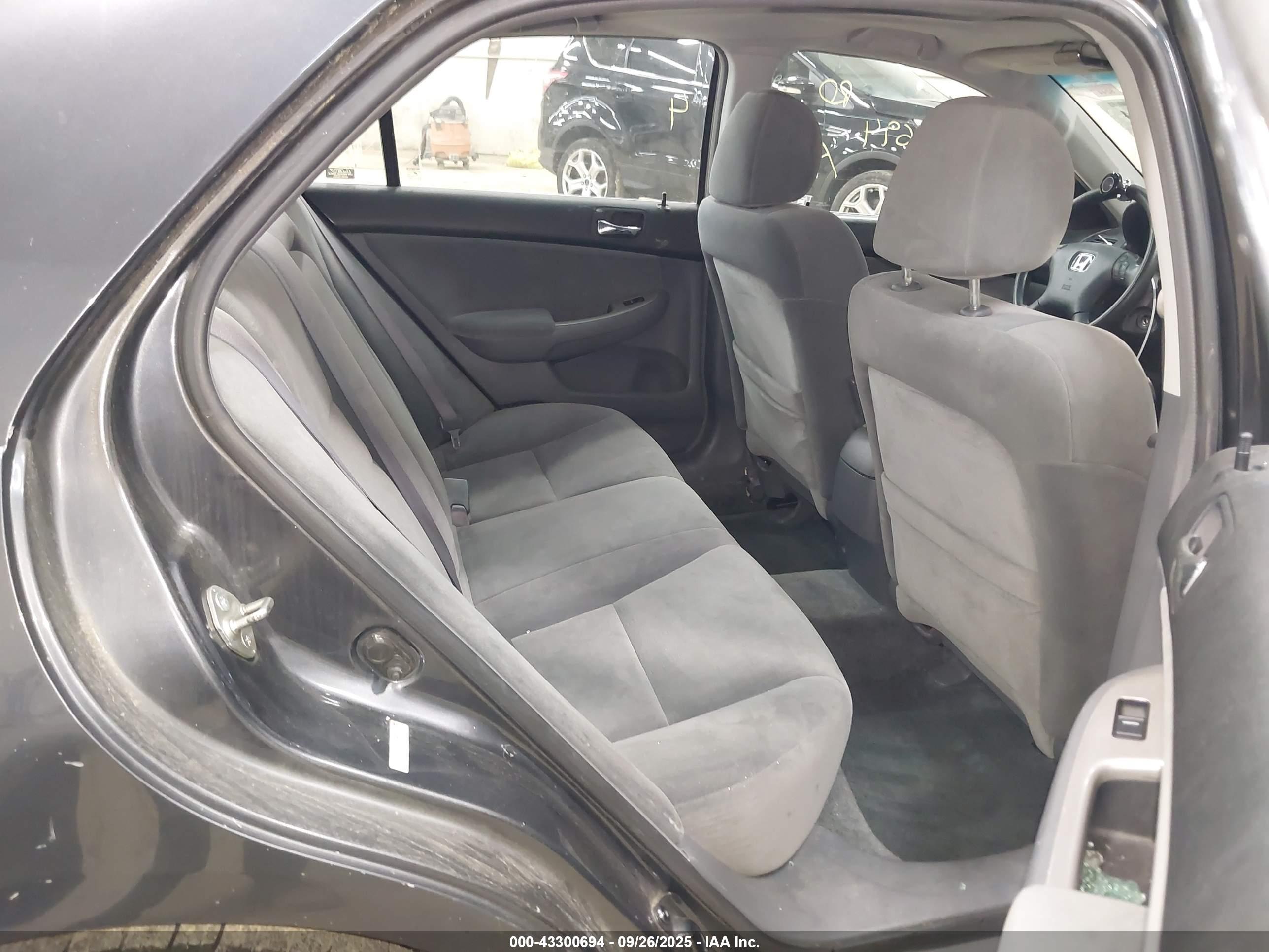 HONDA ACCORD image 8