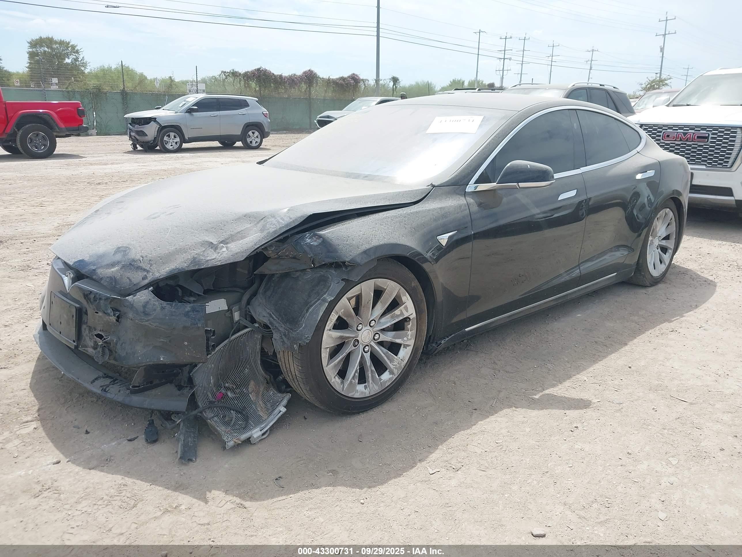 TESLA MODEL image 2