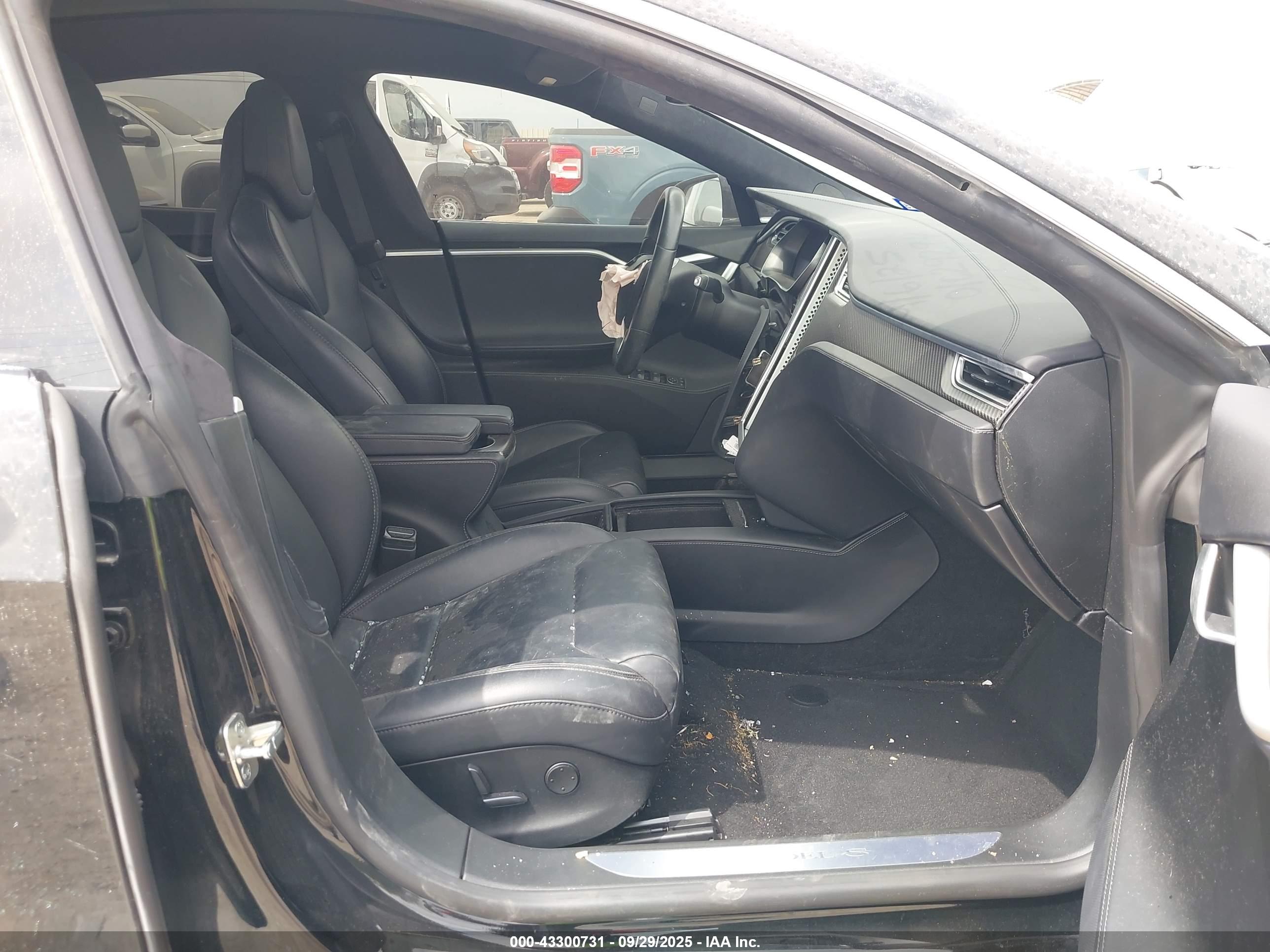 TESLA MODEL image 5
