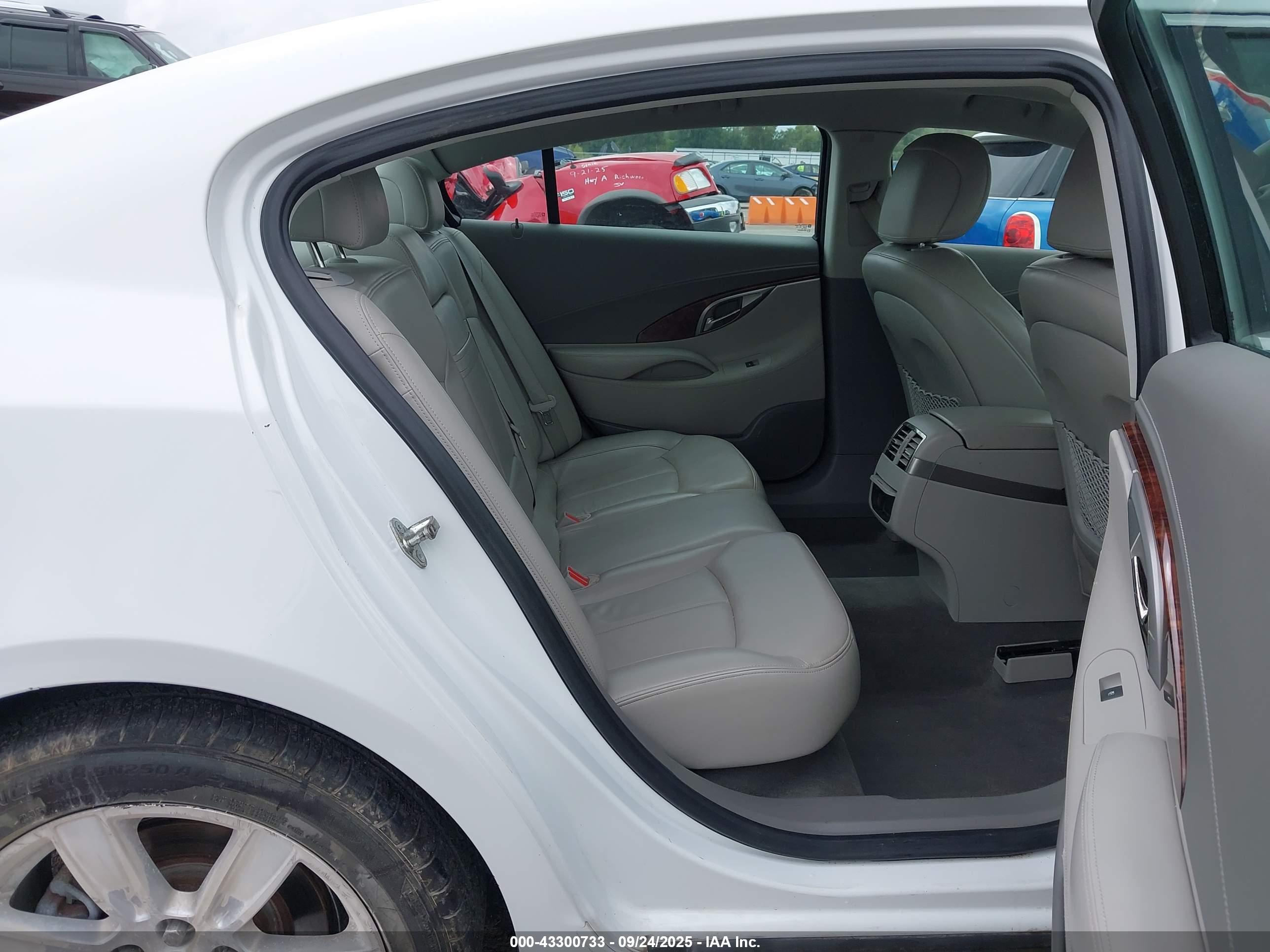 BUICK LACROSSE image 8