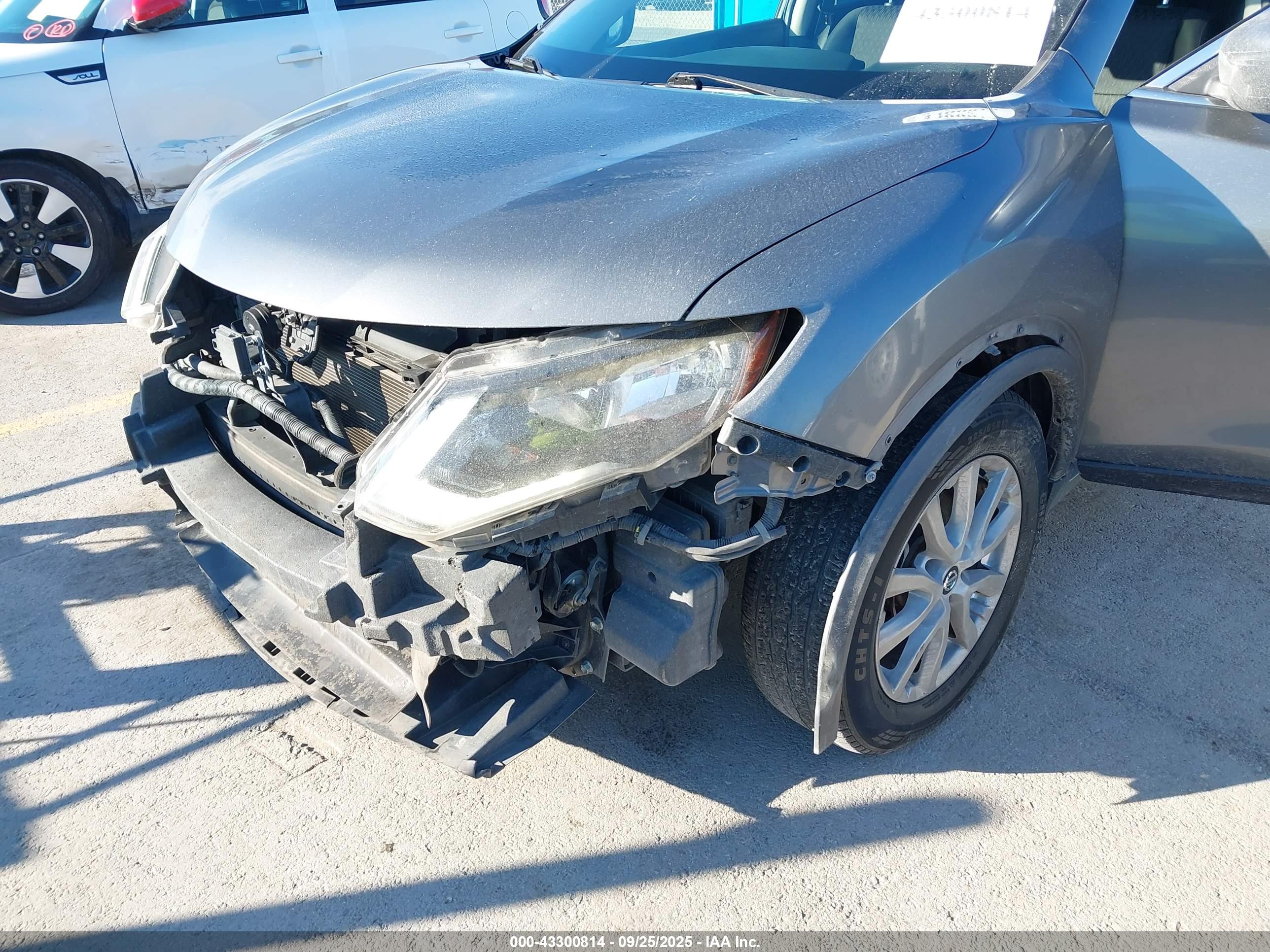 NISSAN ROGUE image 6