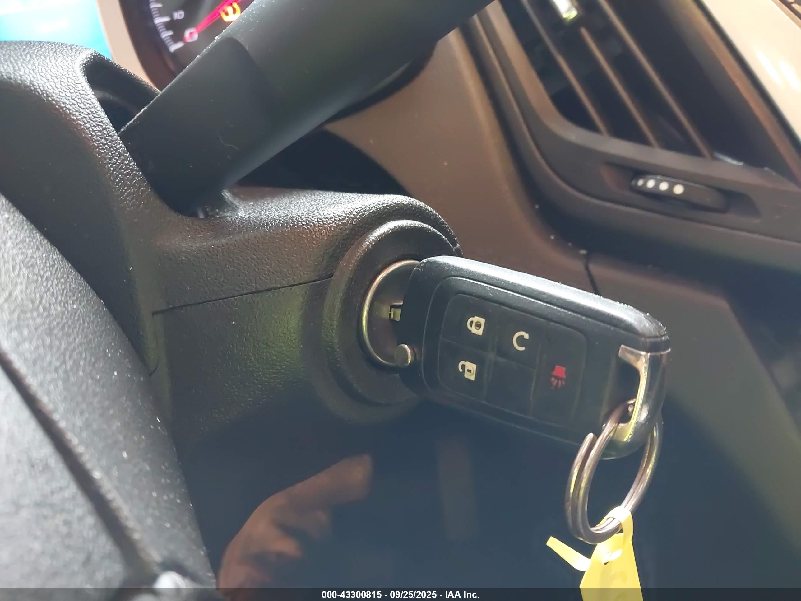 CHEVROLET EQUINOX image 11