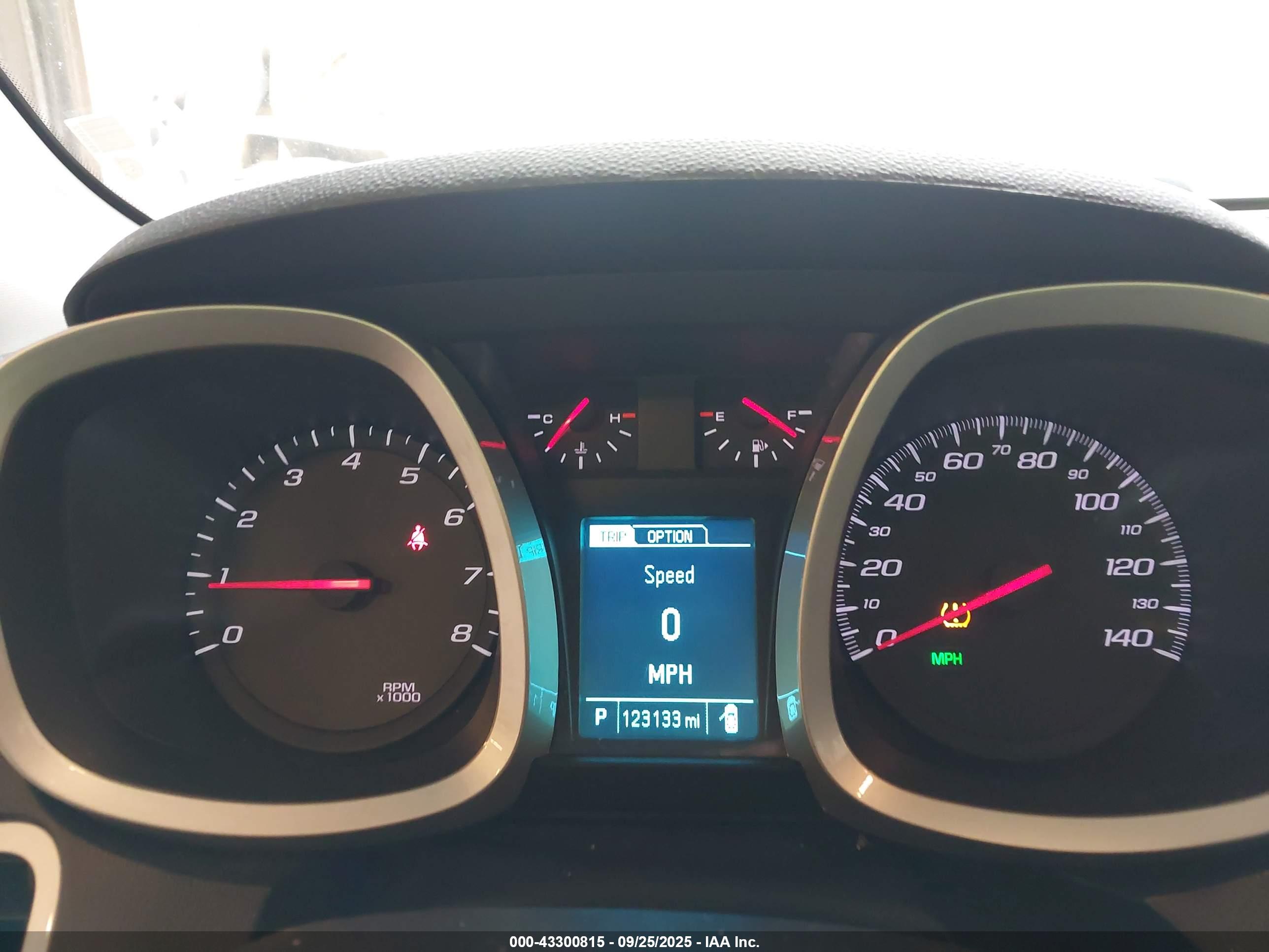 CHEVROLET EQUINOX image 7