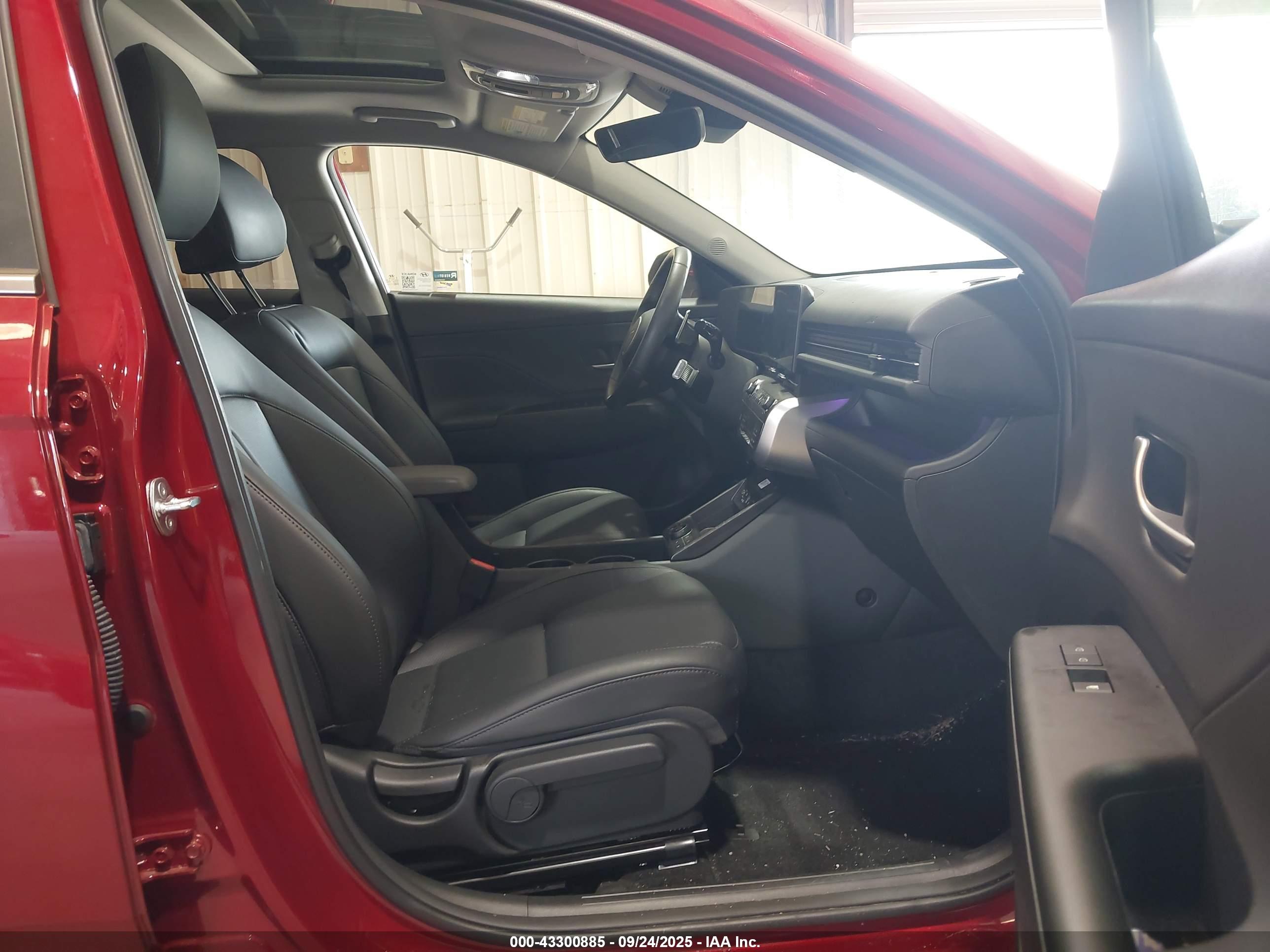 HYUNDAI KONA image 5