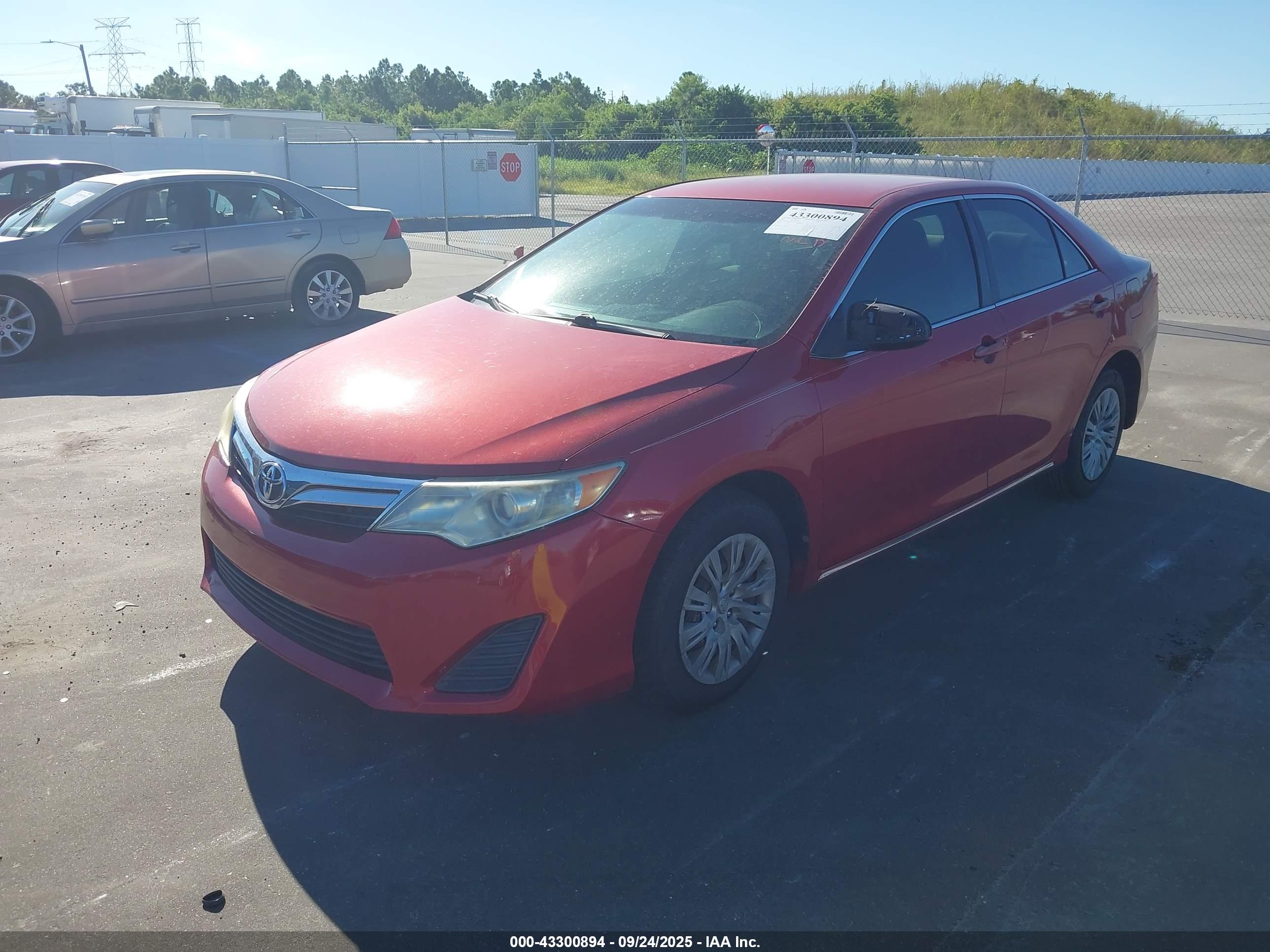 TOYOTA CAMRY image 2