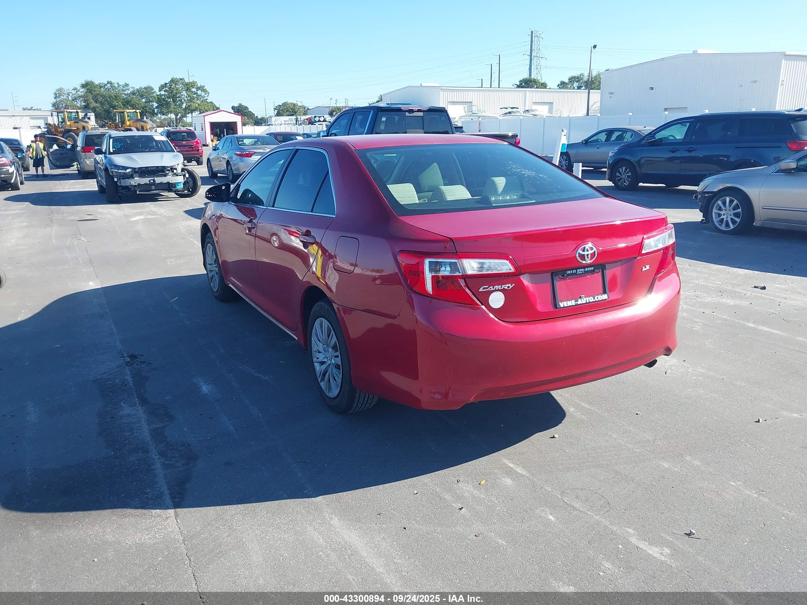 TOYOTA CAMRY image 3