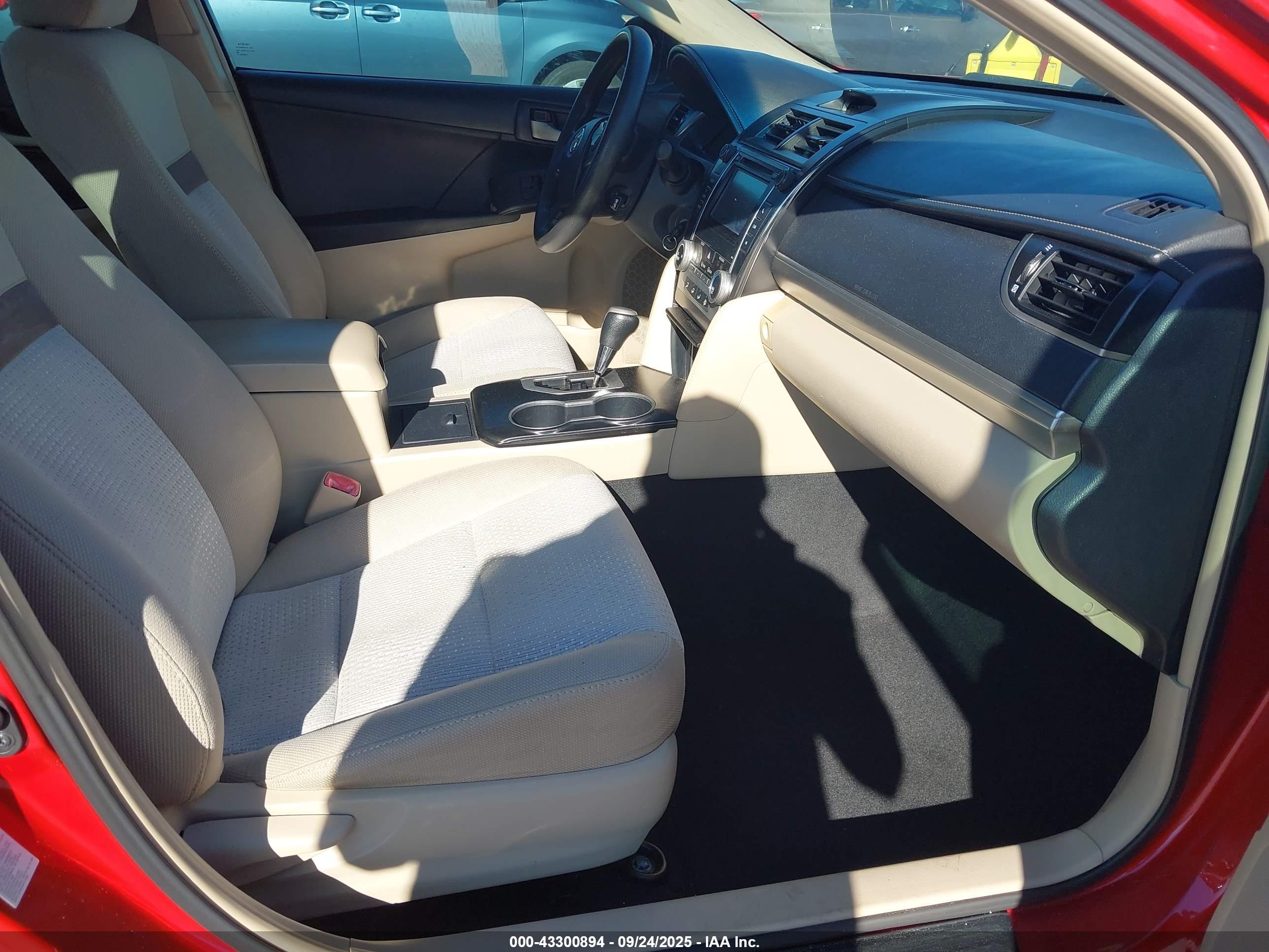 TOYOTA CAMRY image 5