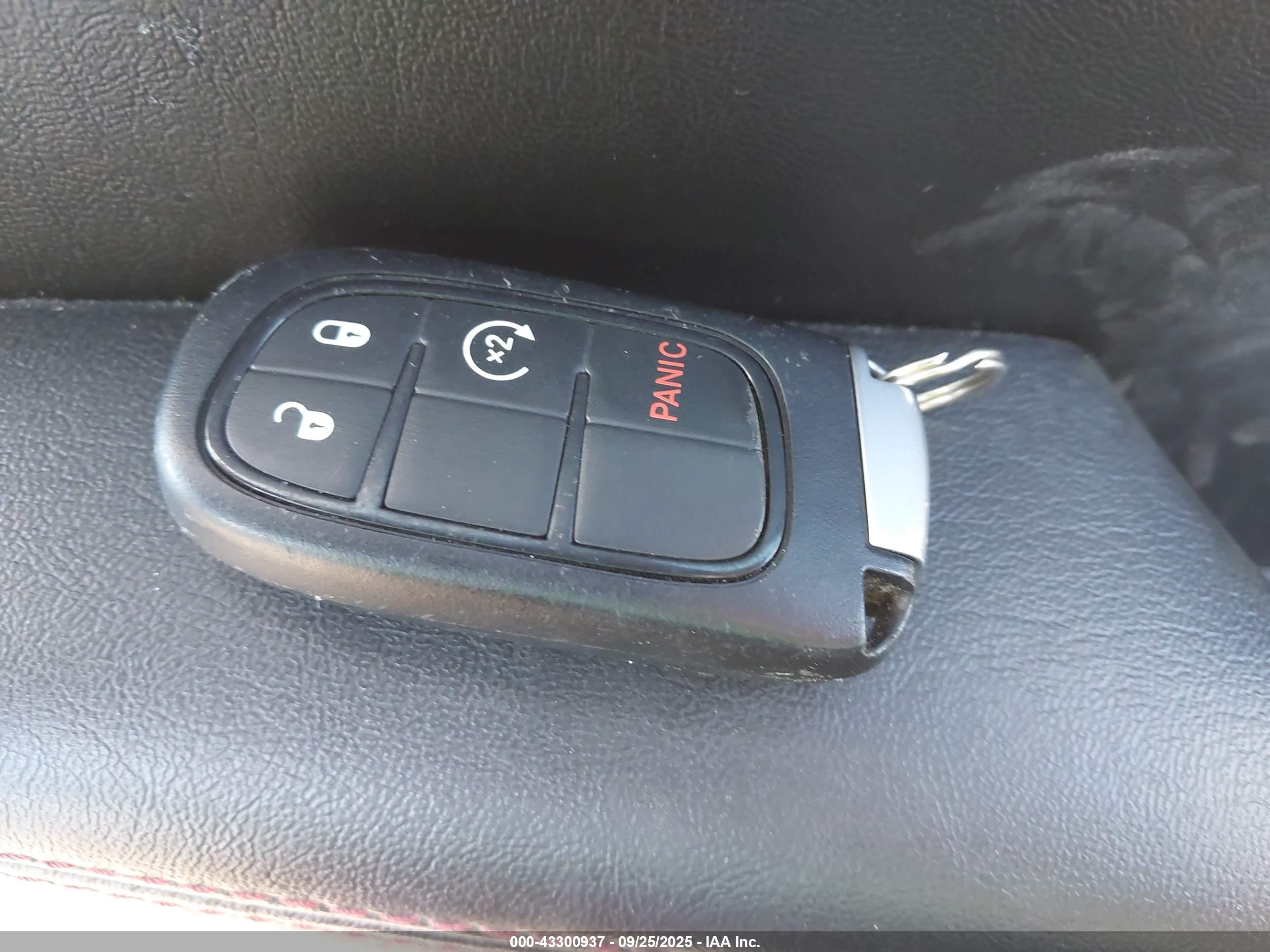 JEEP CHEROKEE image 11