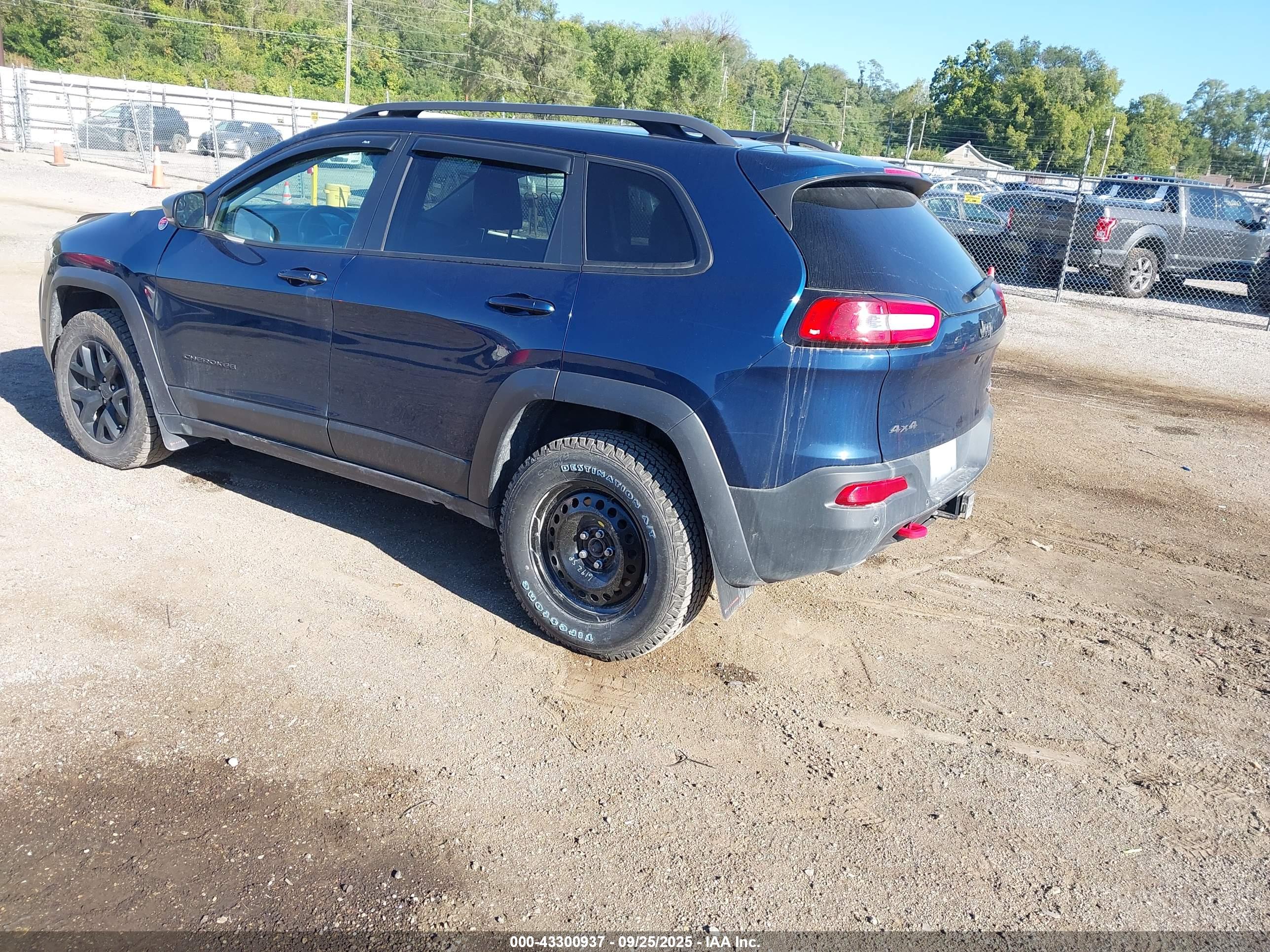 JEEP CHEROKEE image 3