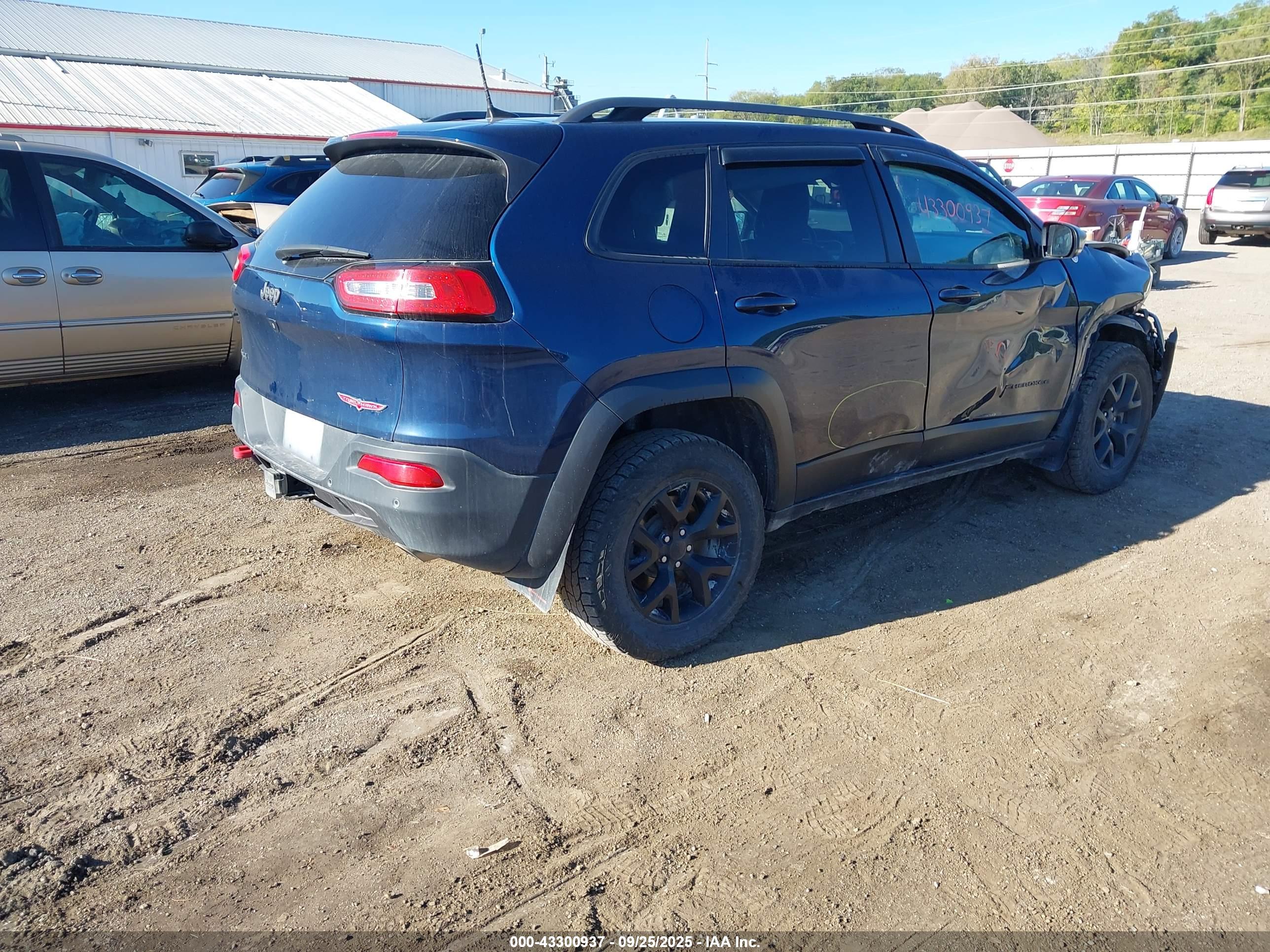 JEEP CHEROKEE image 4