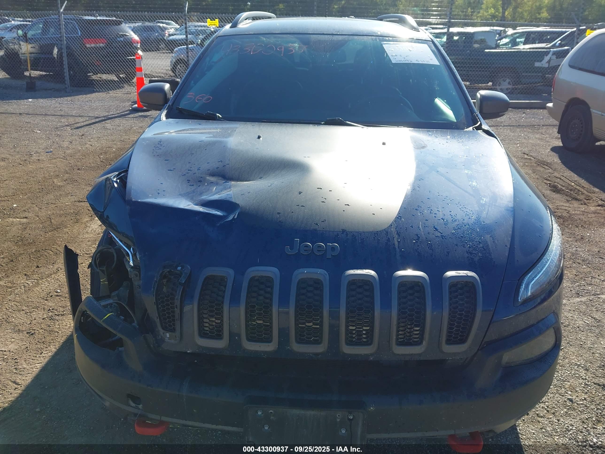 JEEP CHEROKEE image 6