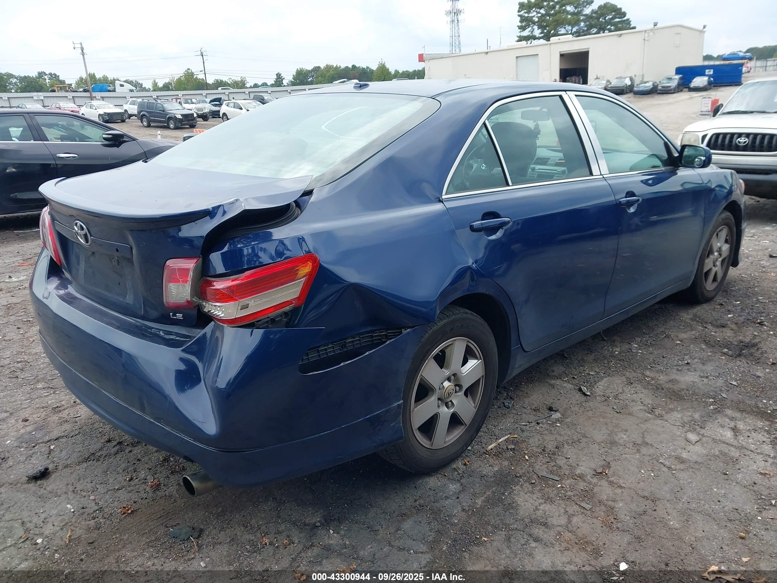 TOYOTA CAMRY image 4