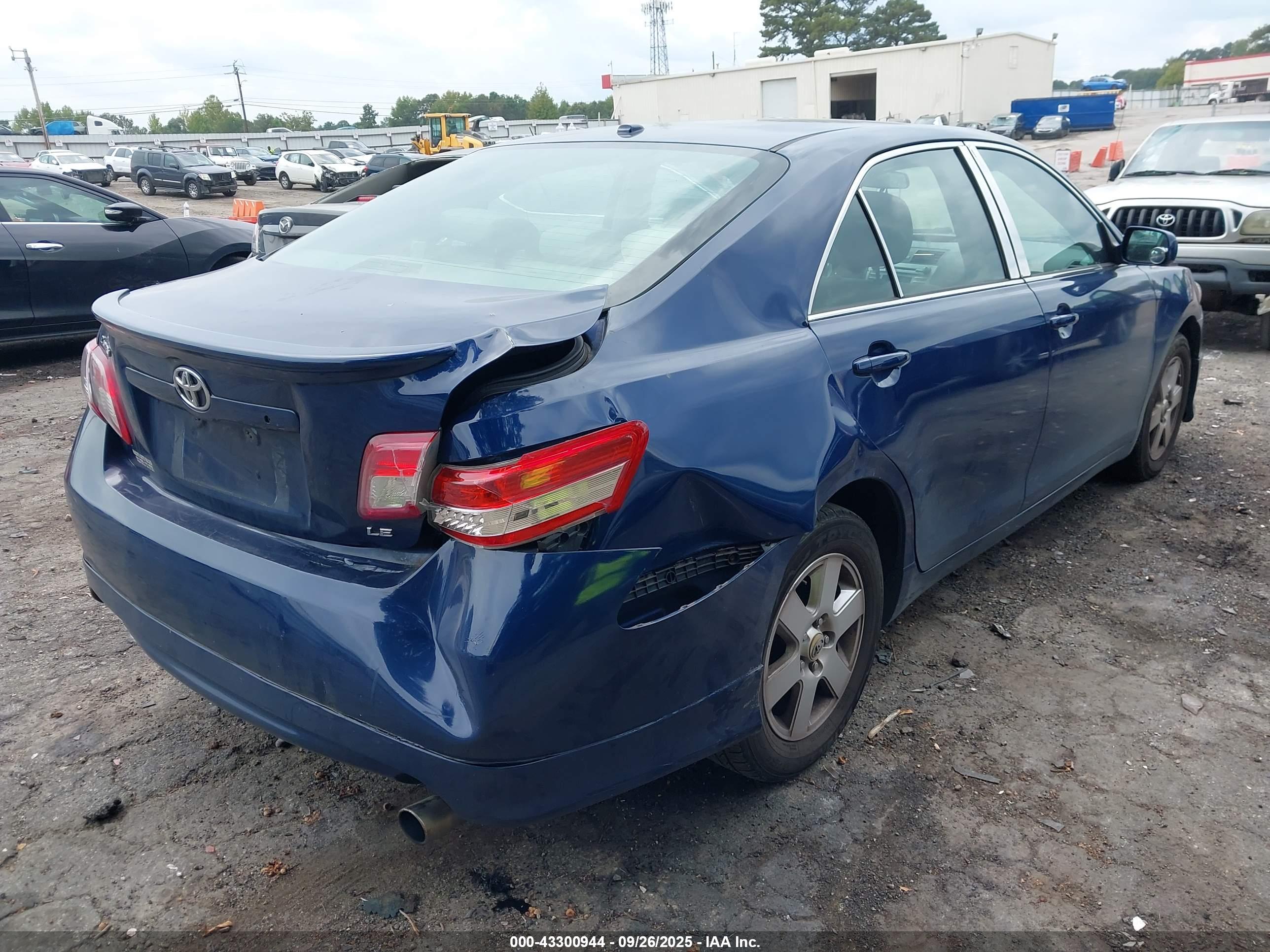 TOYOTA CAMRY image 6