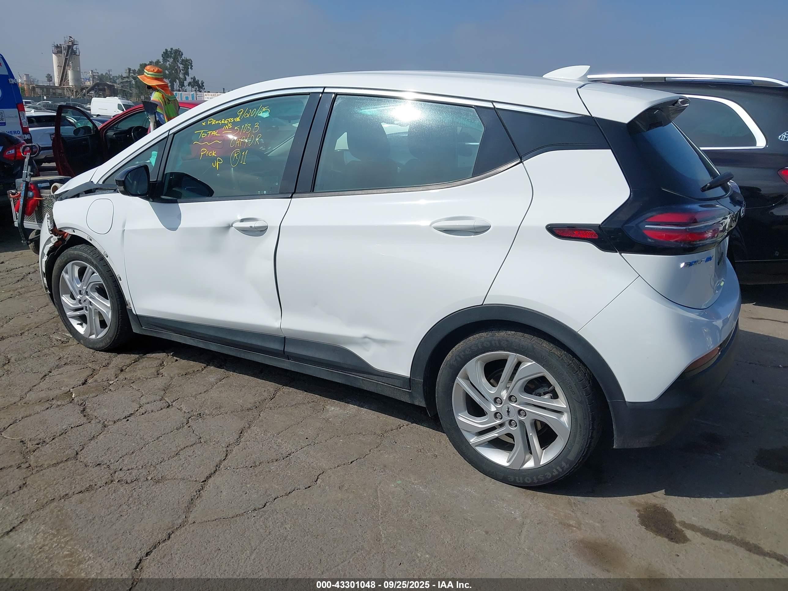 CHEVROLET BOLT image 3