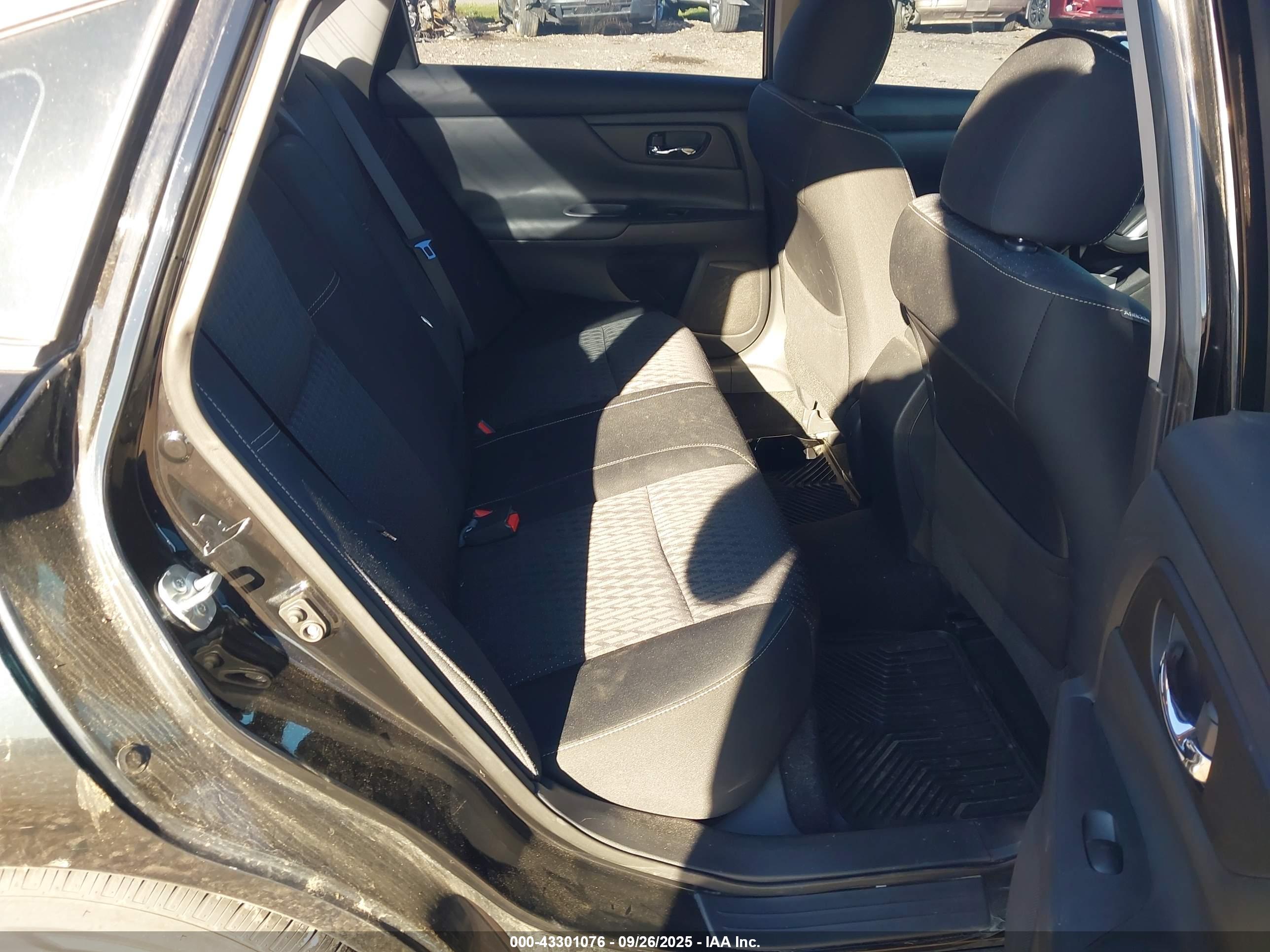 NISSAN ALTIMA image 8