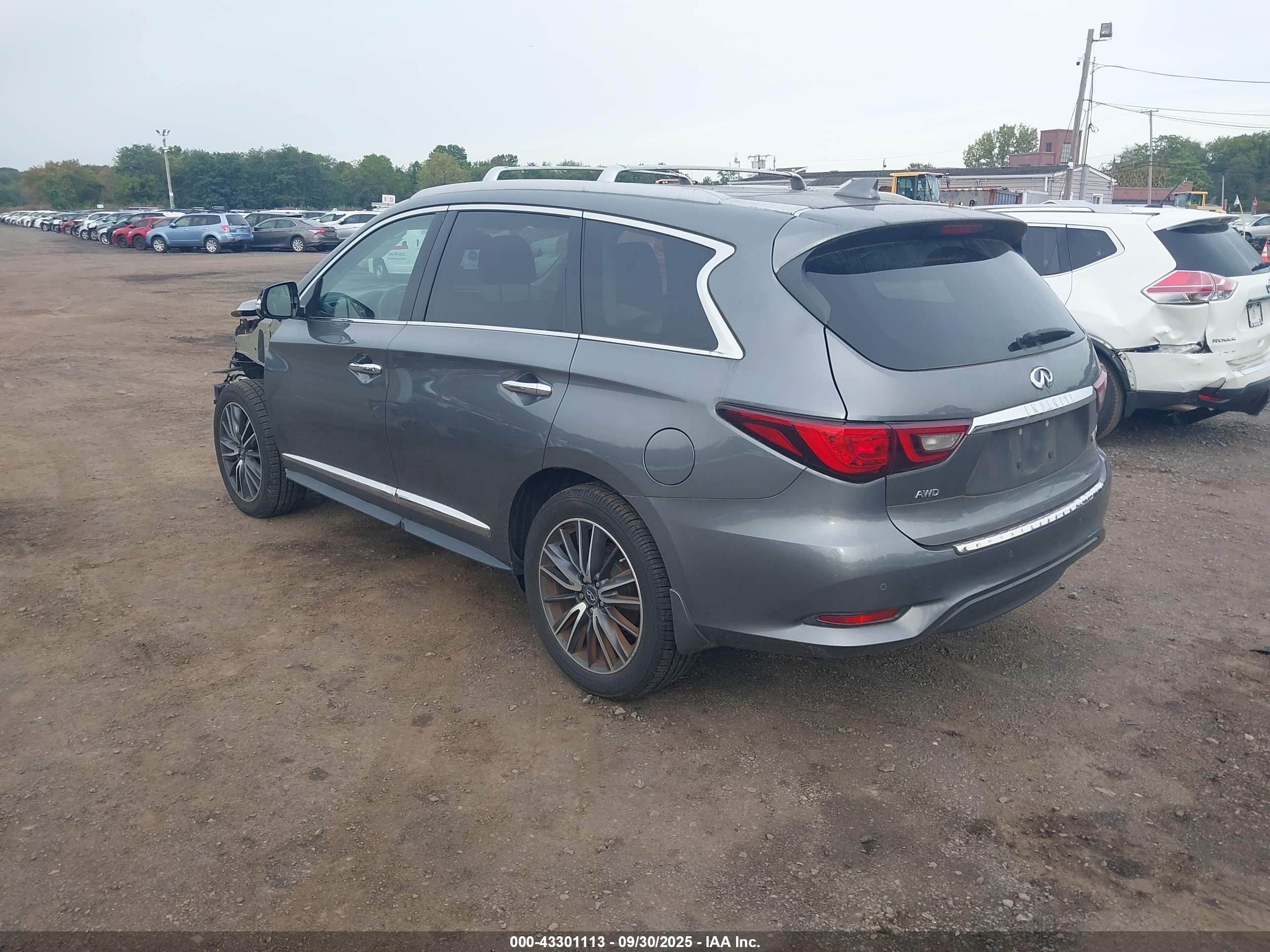 INFINITI QX60 image 3