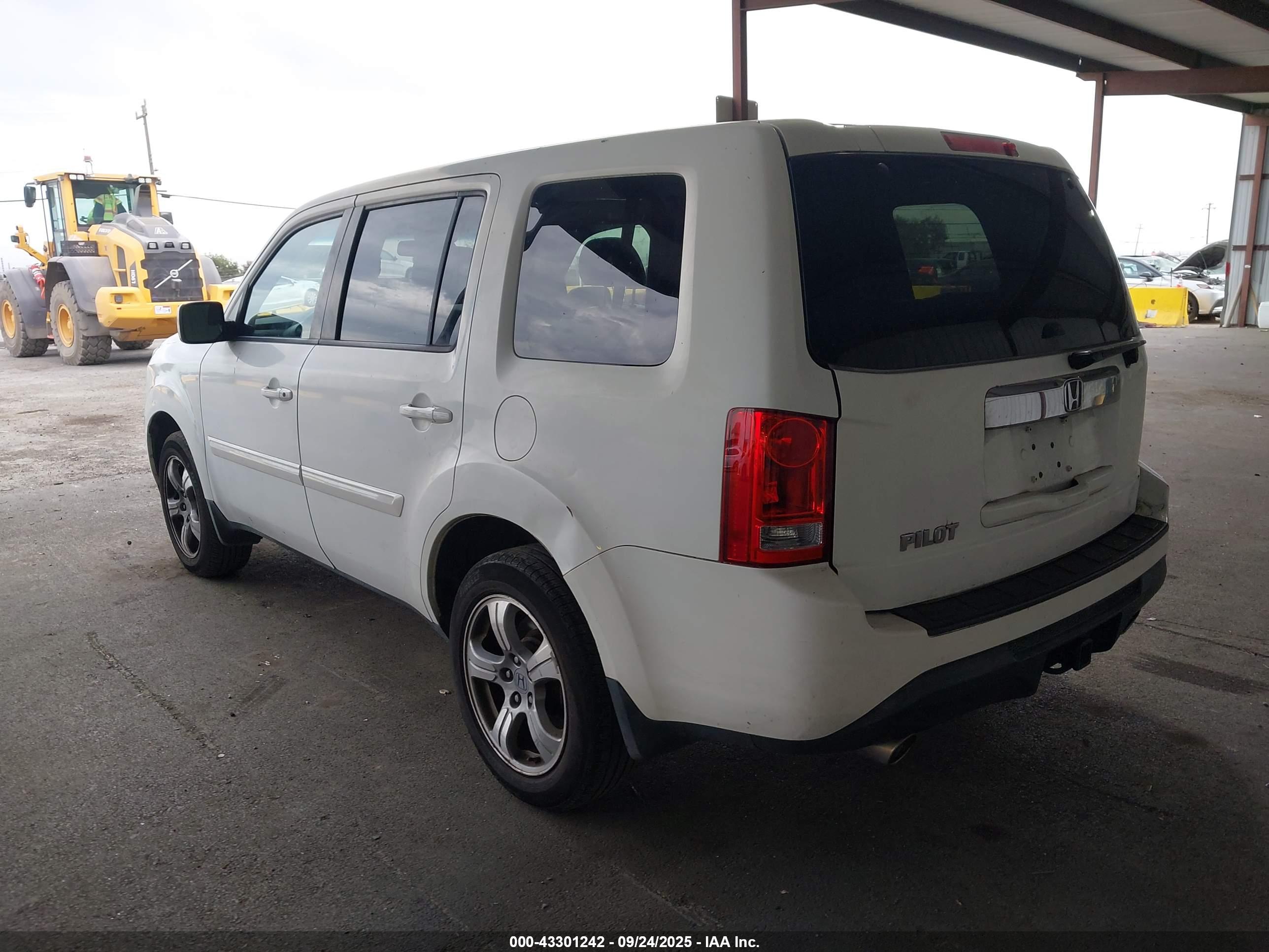 HONDA PILOT image 3
