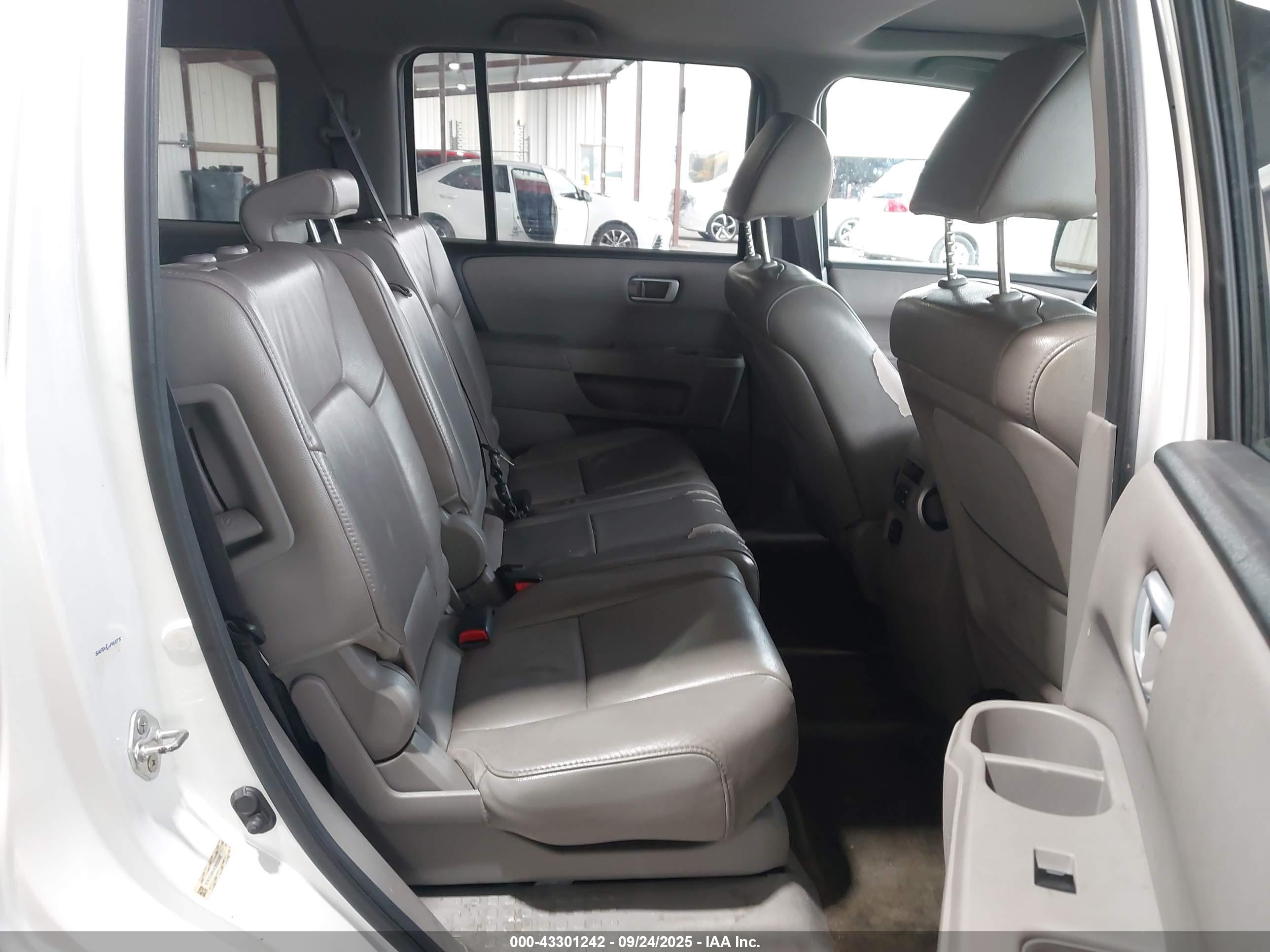 HONDA PILOT image 8
